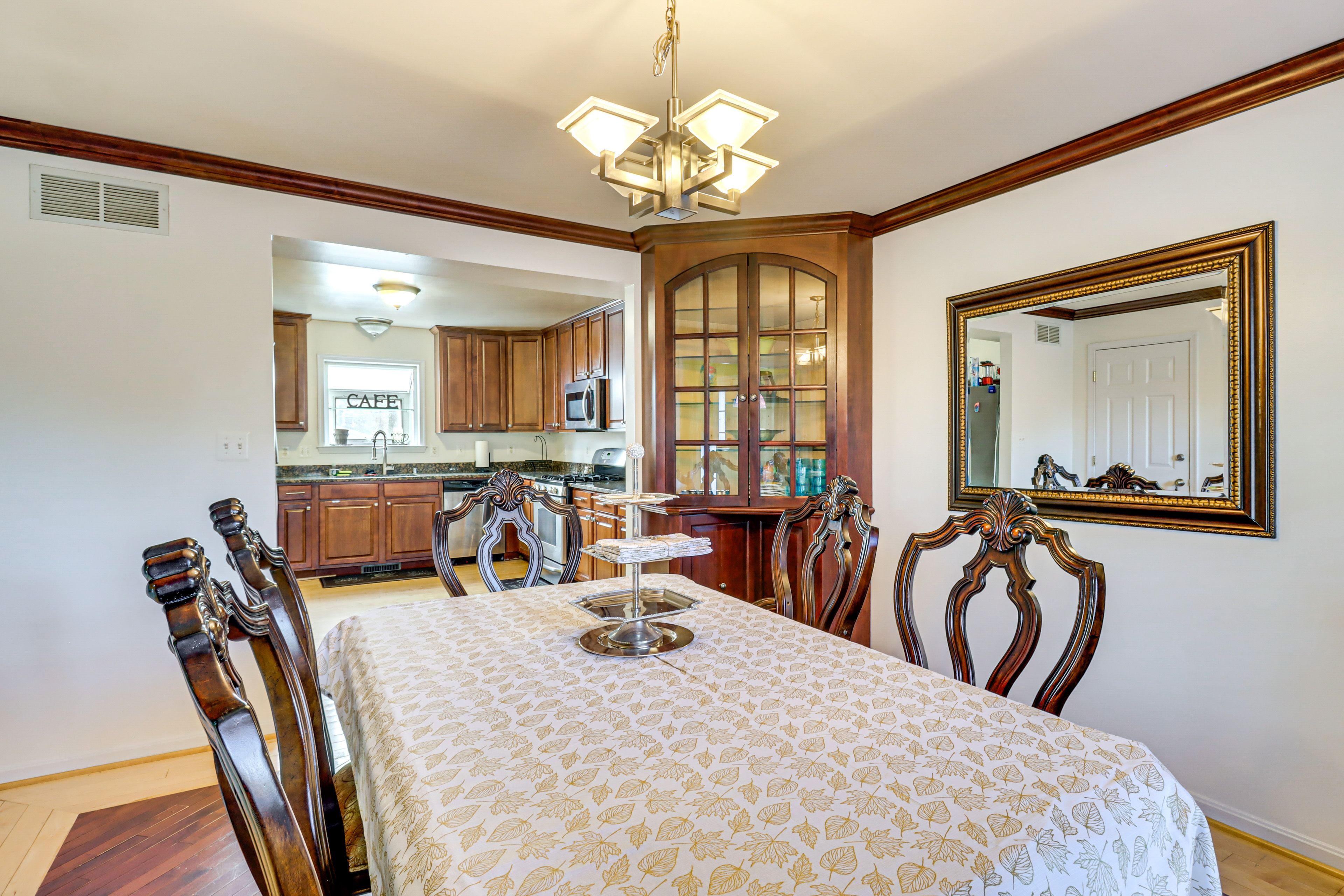 Formal Dining Room | 1st Floor