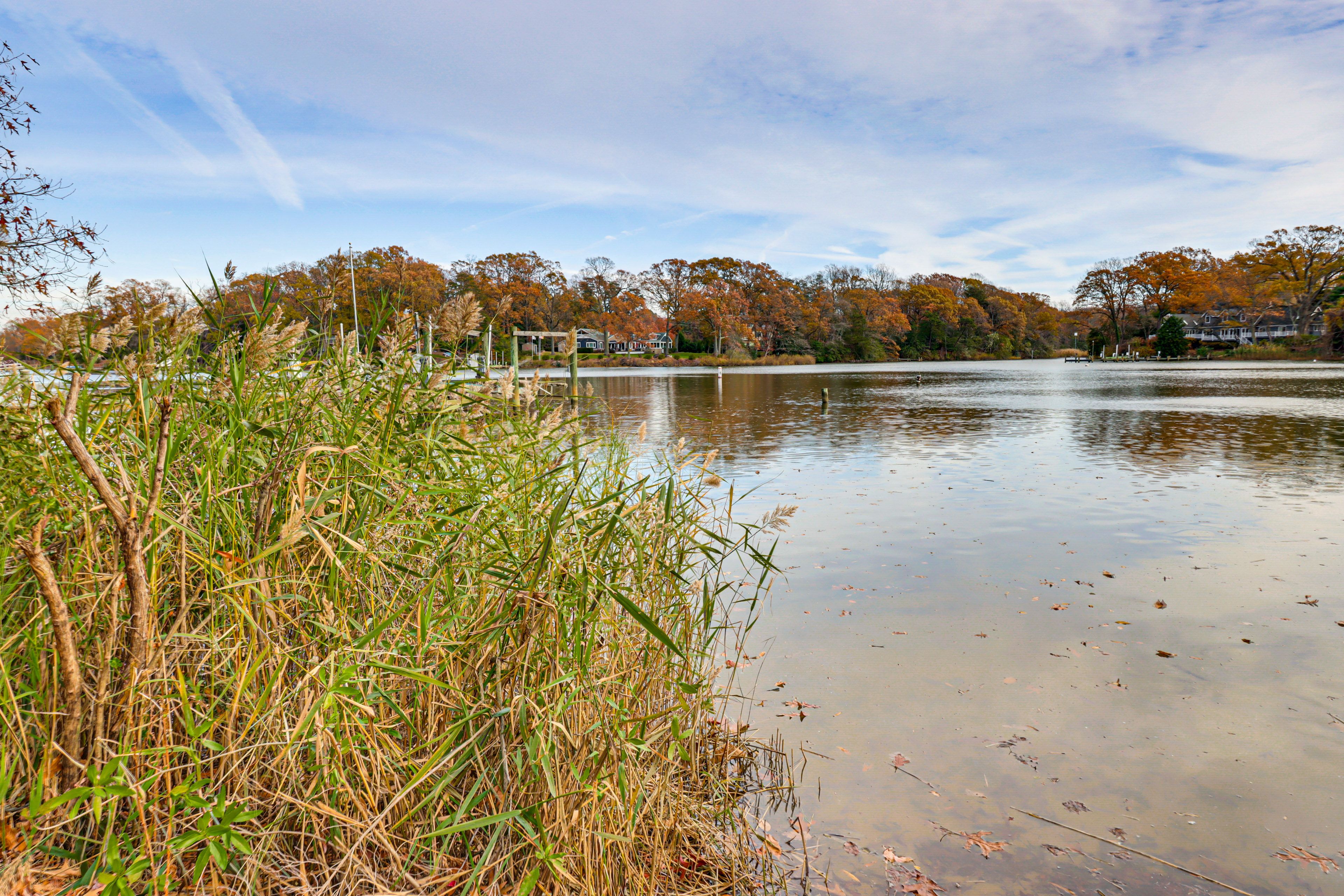Nearby Public Lake | Kayaks & Canoes Available