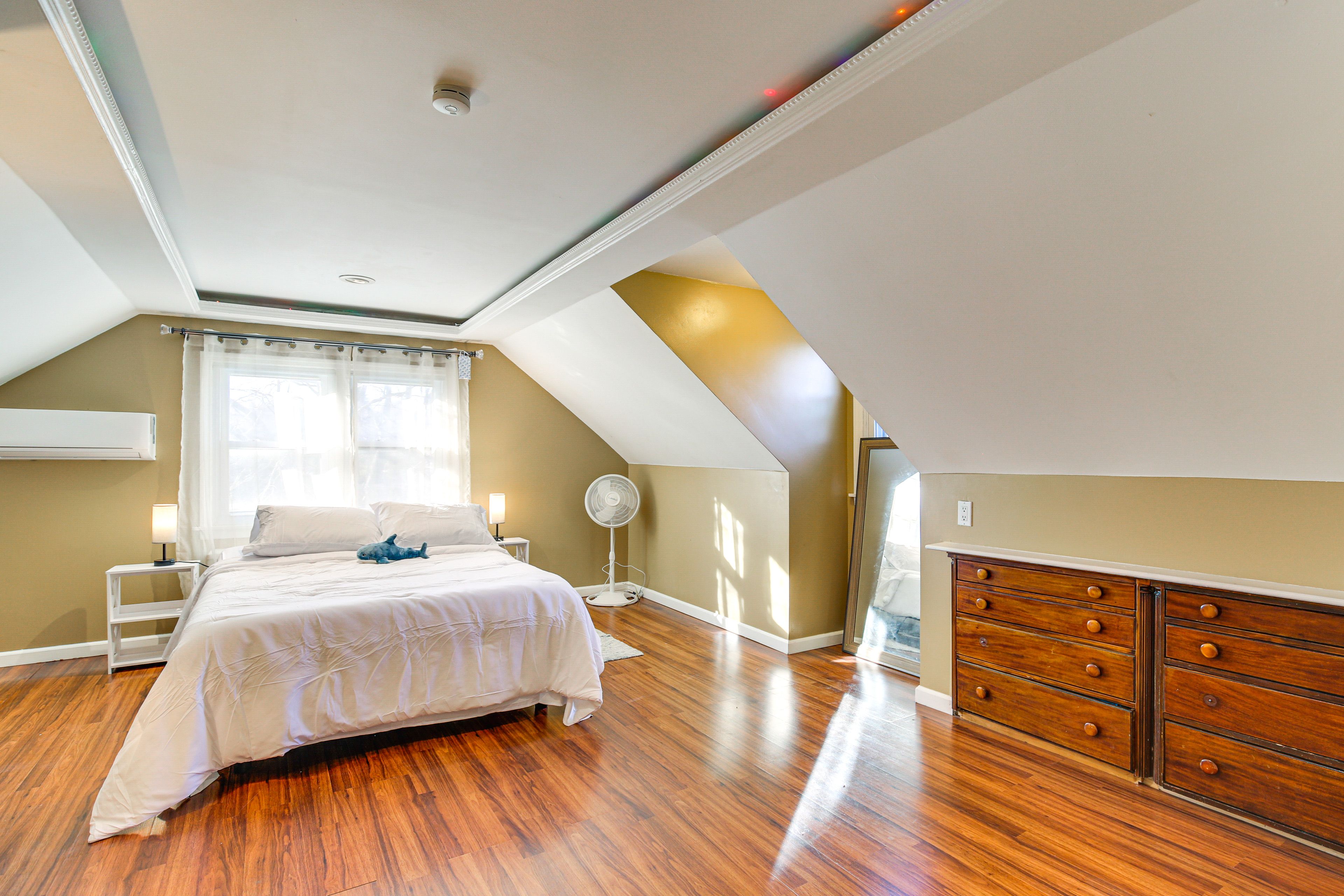 Bedroom 4 | Queen Bed | 2nd Floor