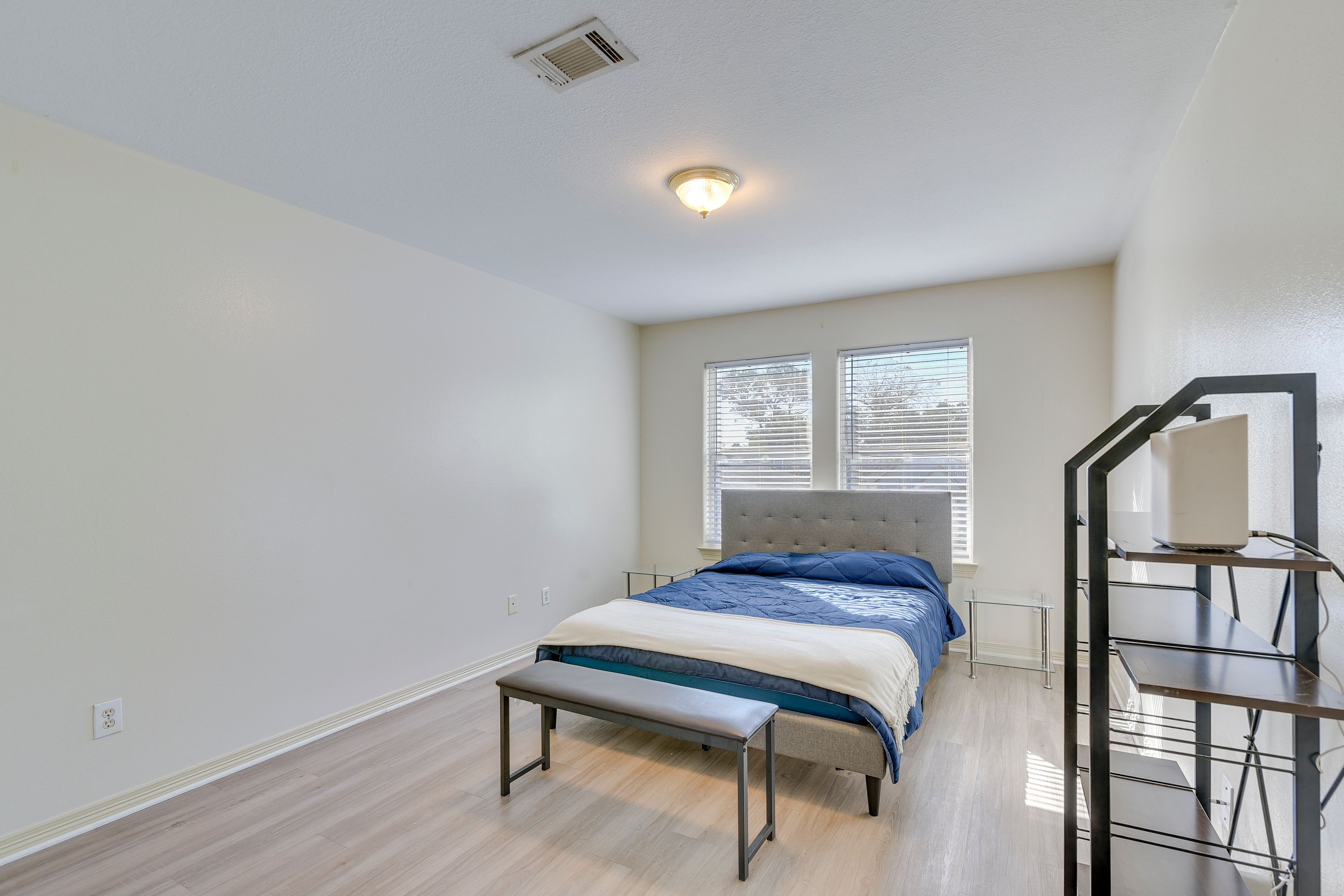 Bedroom 1 | Queen Bed | 2nd Floor | Linens Provided | Walk-In Closet | En-Suite