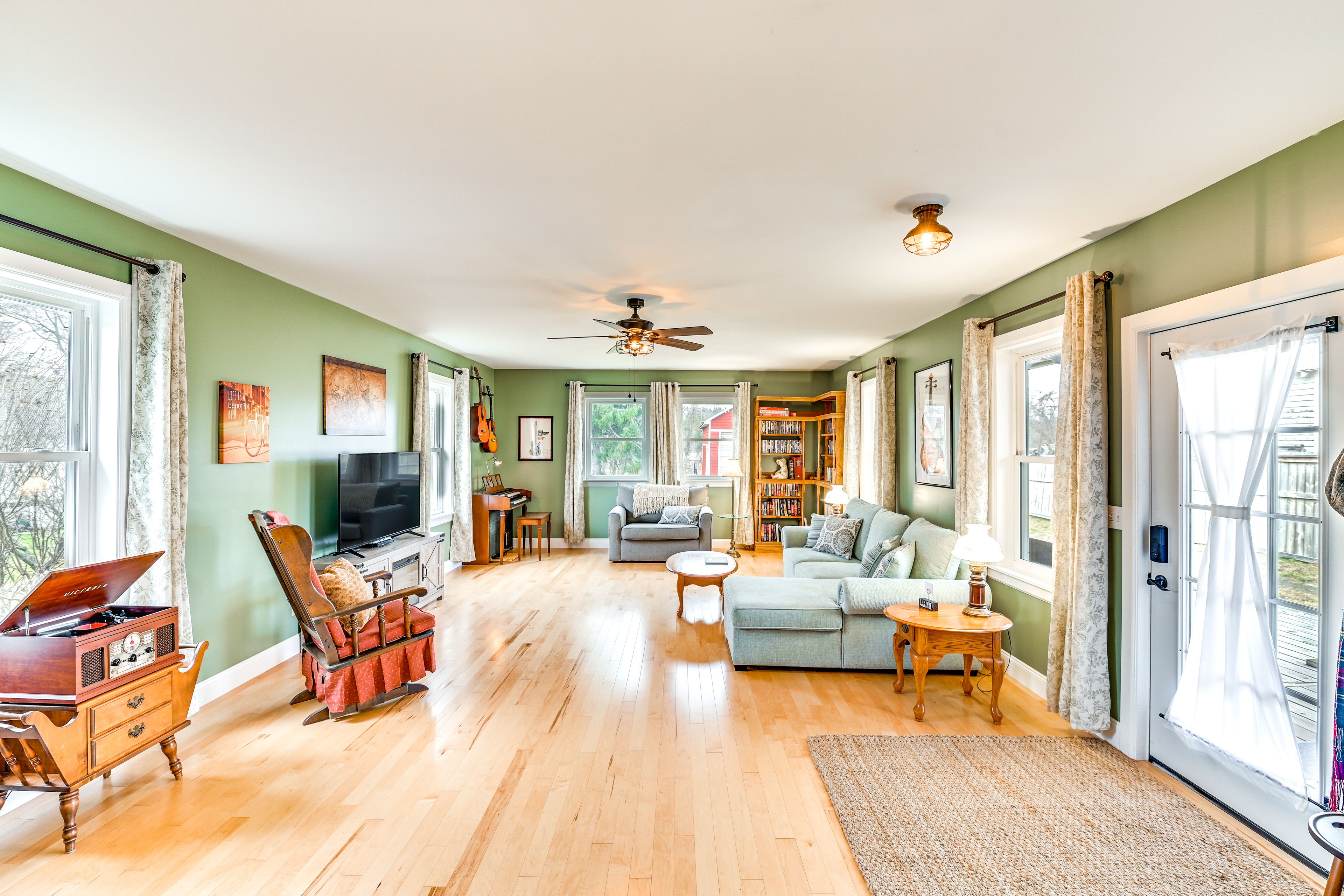 Westerlo Vacation Rental | 2BR | 1.5BA | 1,300 Sq Ft | Stairs Required