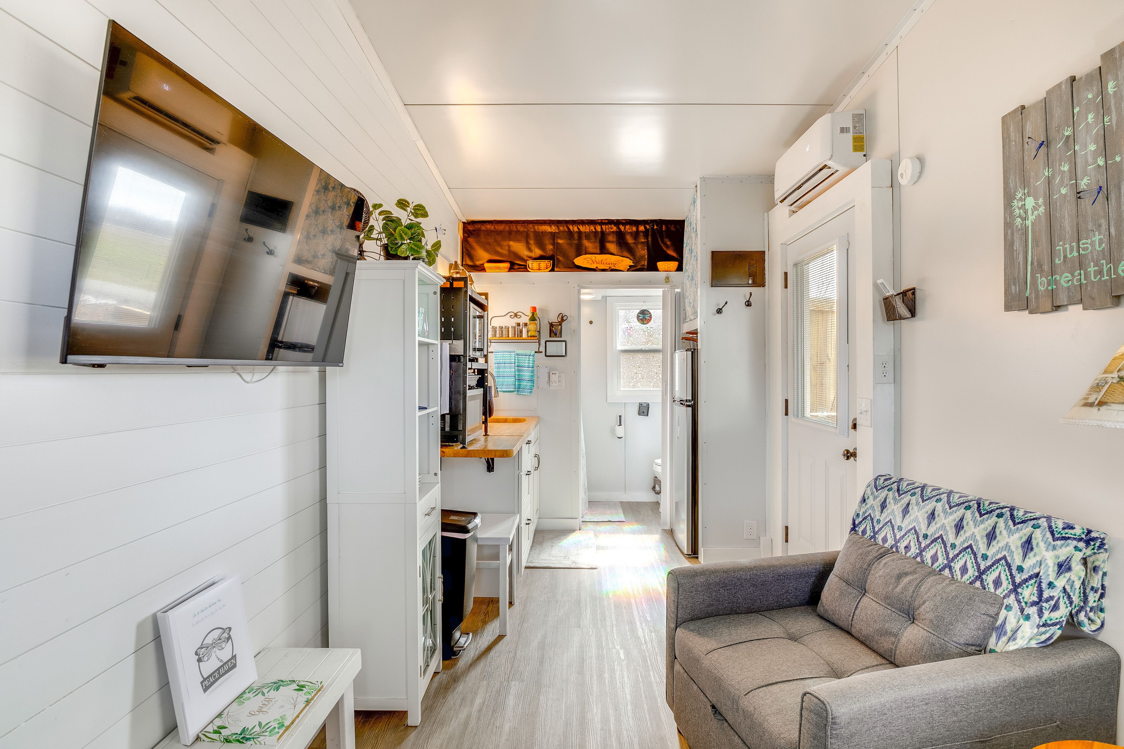 Living Room | 2 Single Sleeper Chairs | Central A/C | Free WiFi