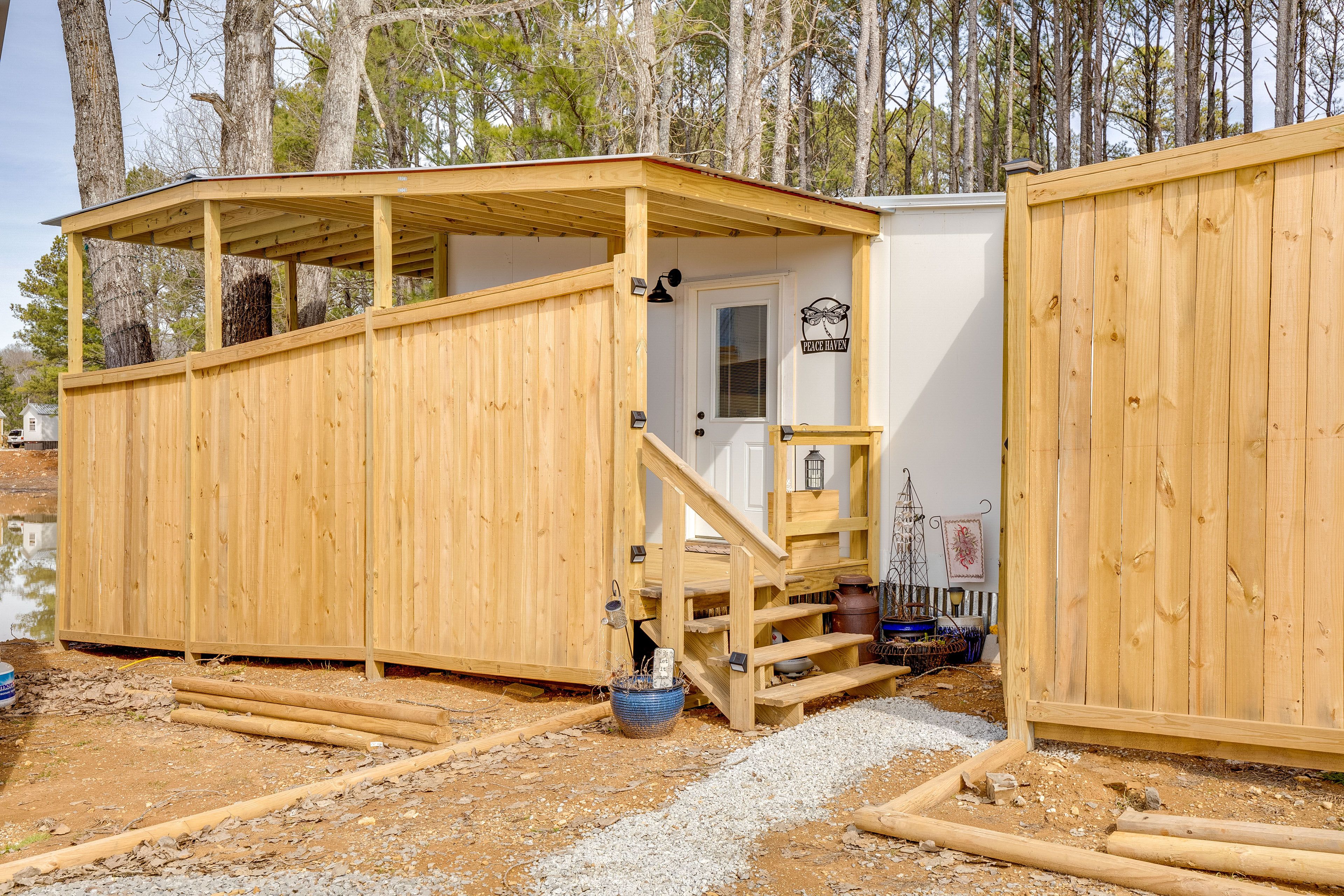 Property Exterior | Yard Parking (2 Vehicles)