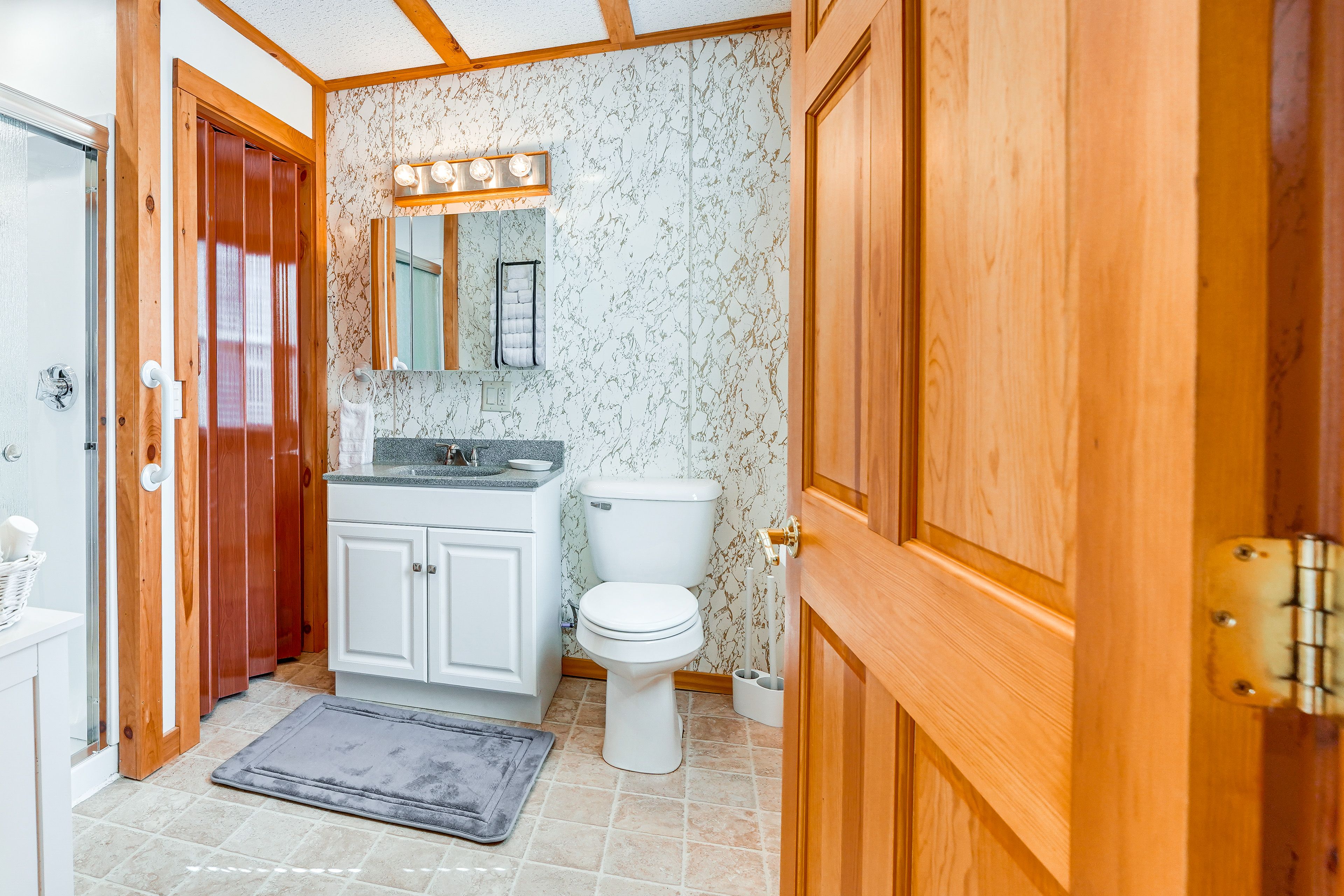 Bathroom | Towels Provided