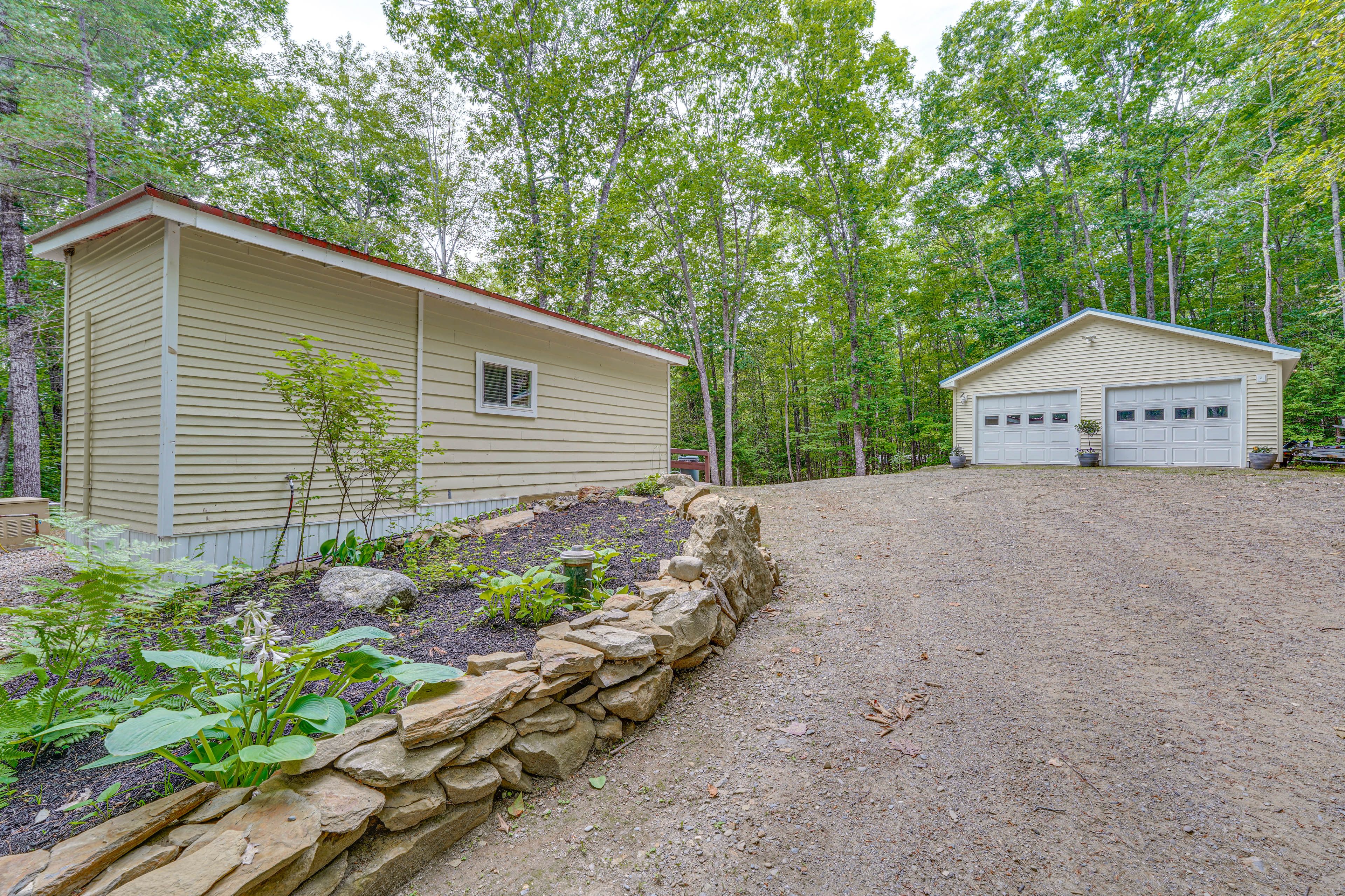 Exterior | Driveway (1 Vehicle)