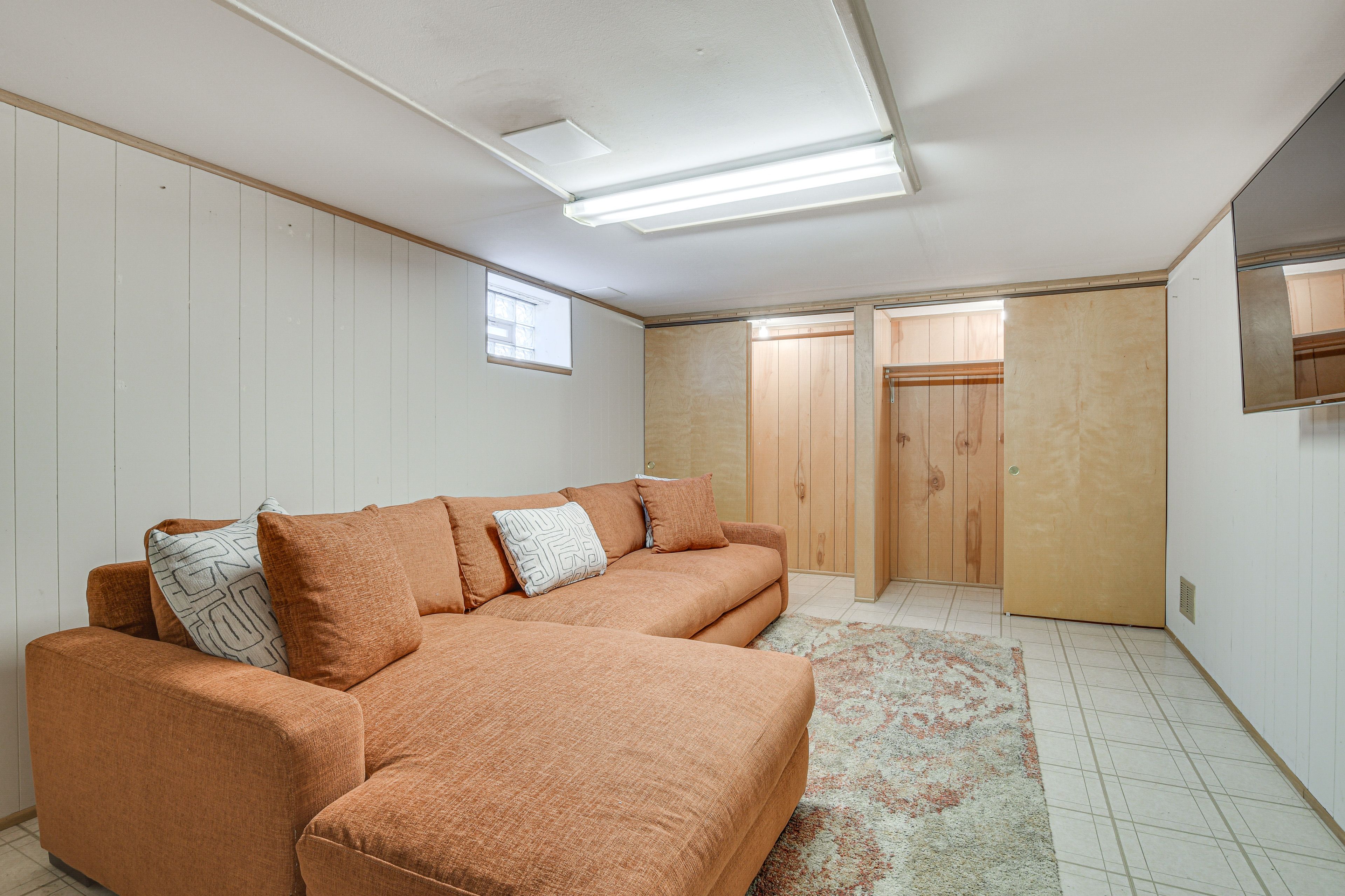 Family Room | Queen Sleeper Sofa | Full Bunk Bed | Smart TV | Lower Level
