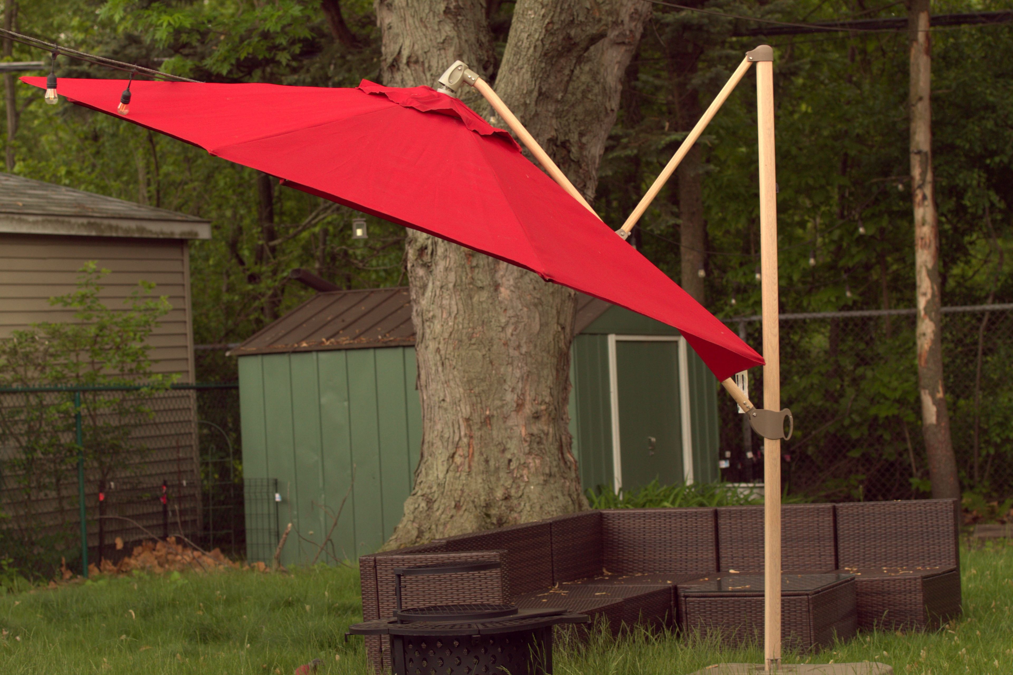 Fenced Backyard | Umbrella | Gas Grill