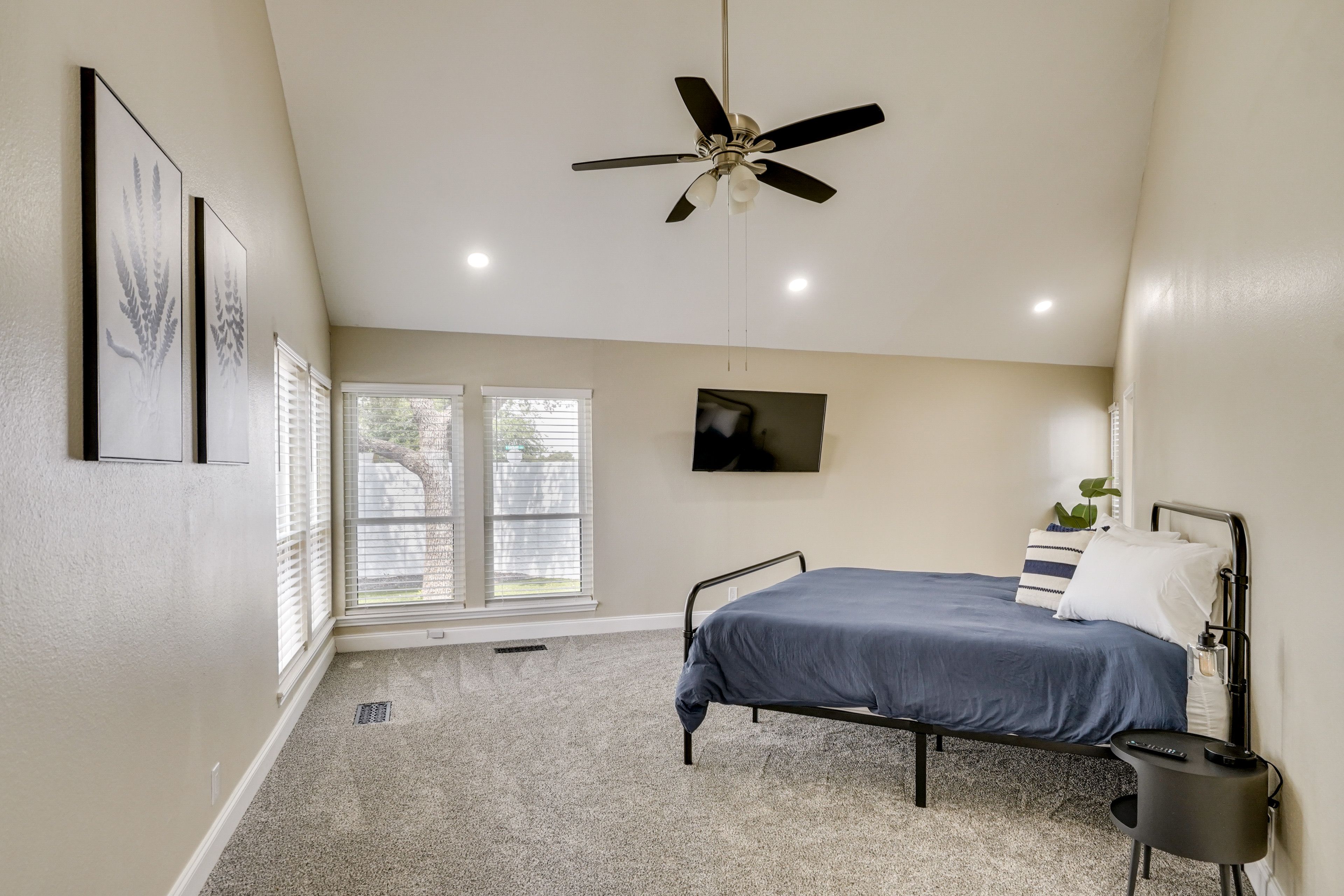 Bedroom Suite 1 | King Bed | 1st Floor