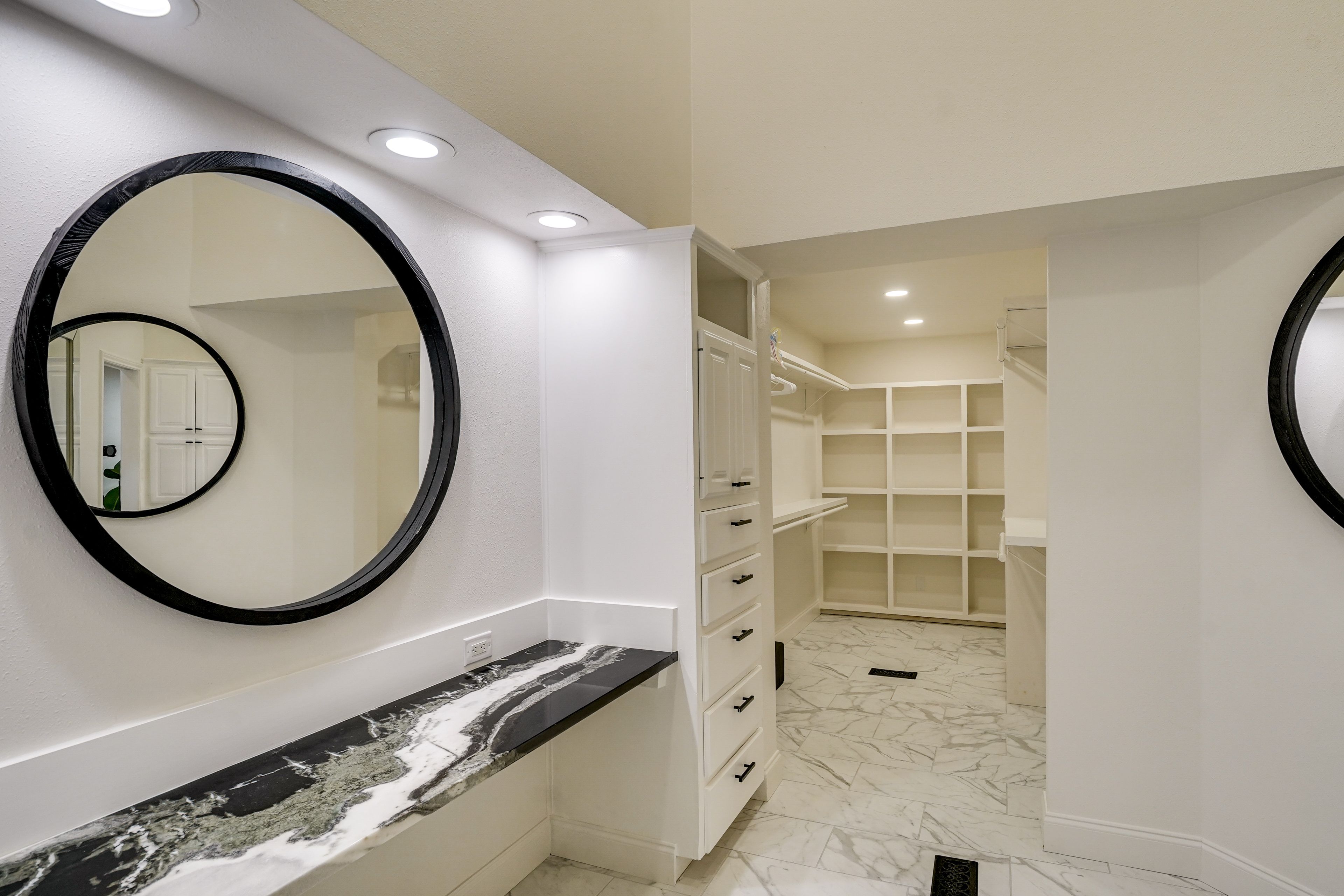 Walk-In Closet | 1st Floor