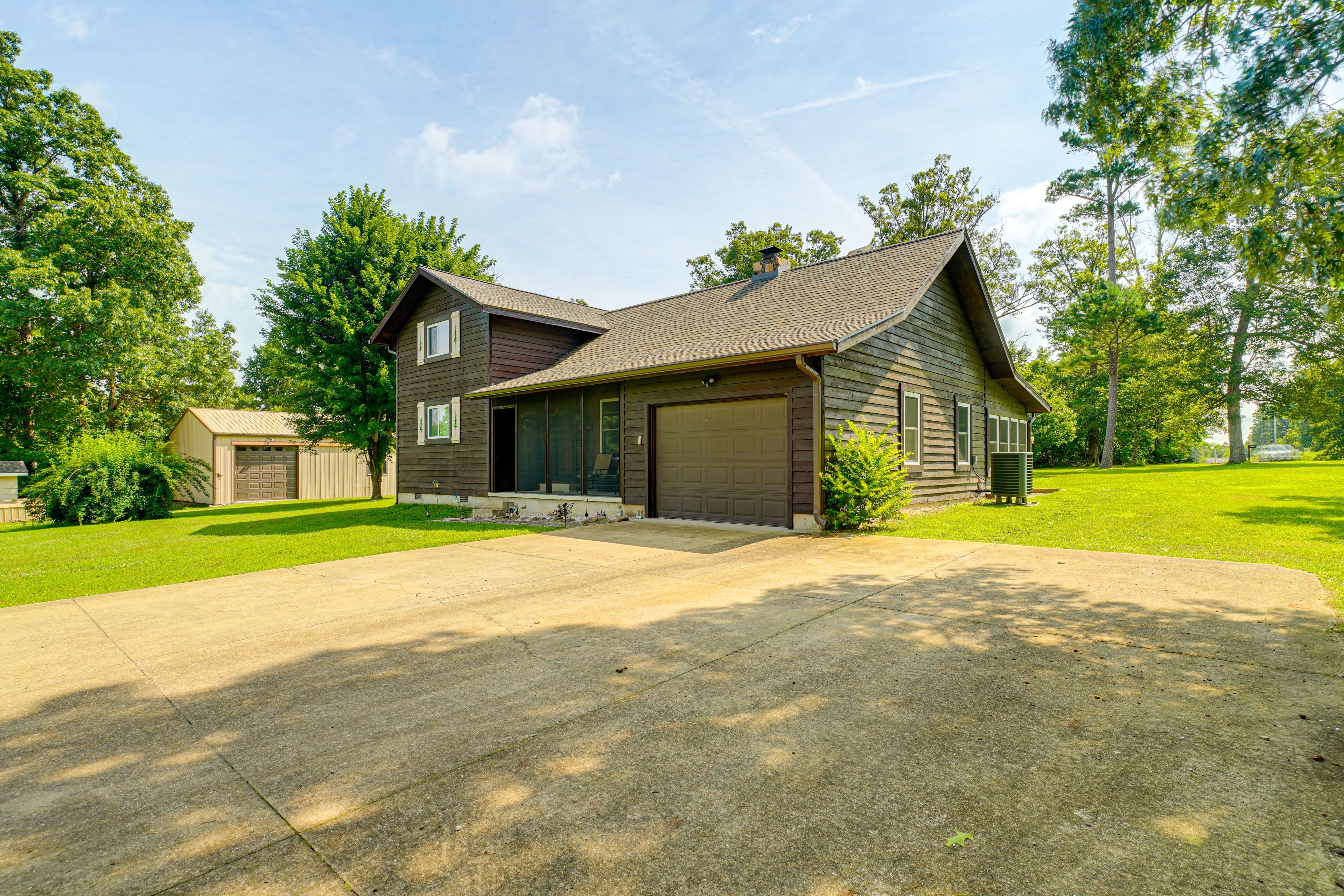 Parking | Driveway (4 Vehicles)