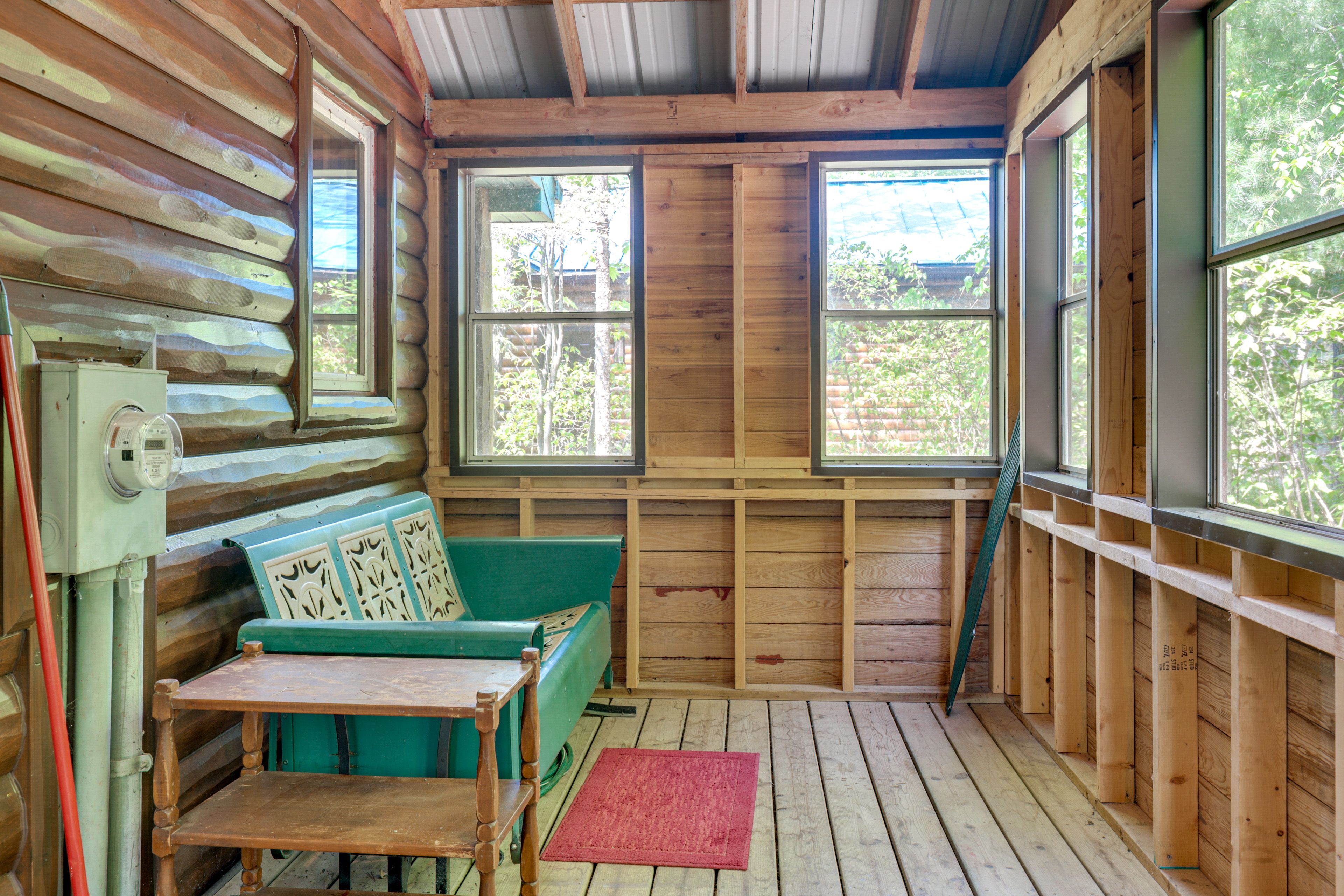 Screened Porch | Paddleboards | Cornhole