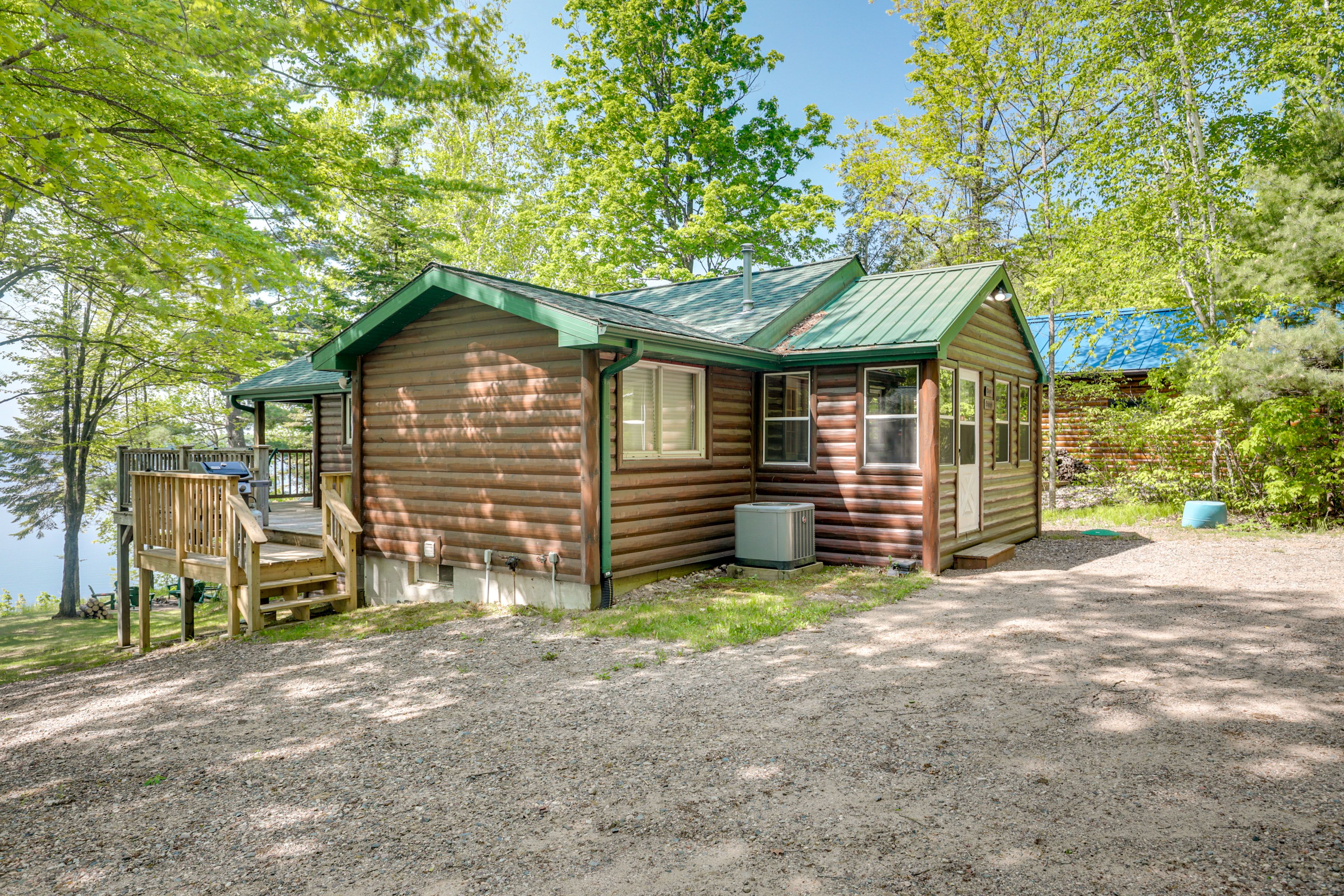 Parking | Driveway (3 Vehicles) | Trailer/Boat Parking Allowed On-Site