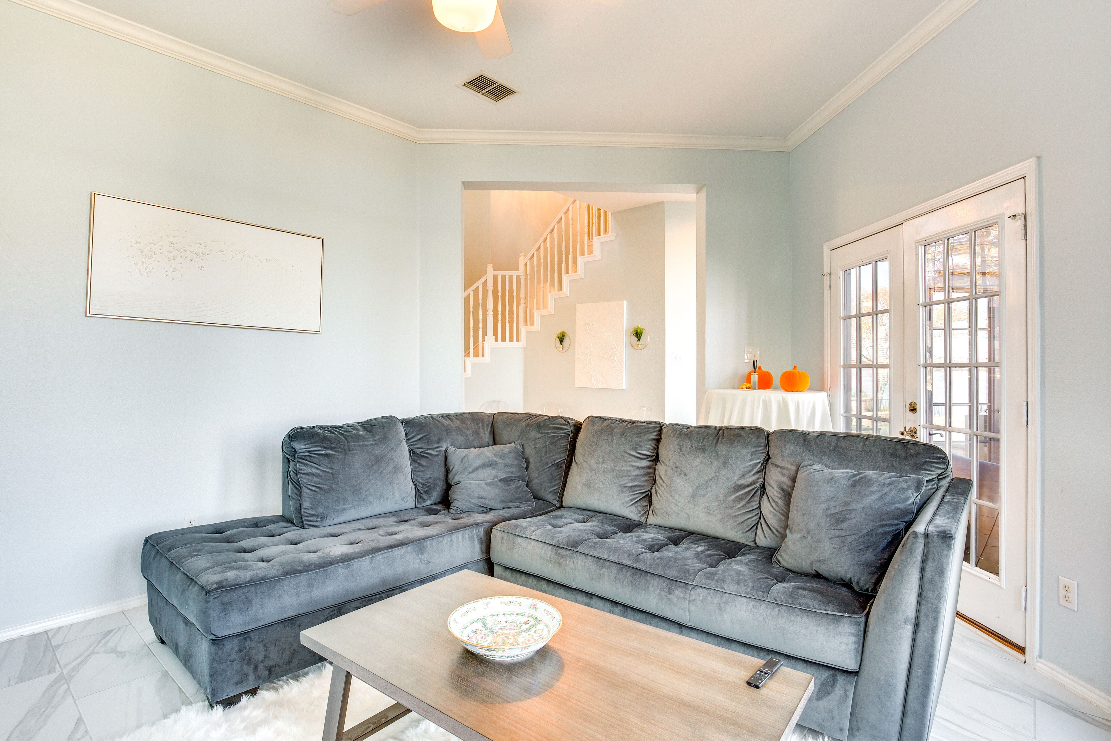 Family Room | 1st Floor | Smart TV
