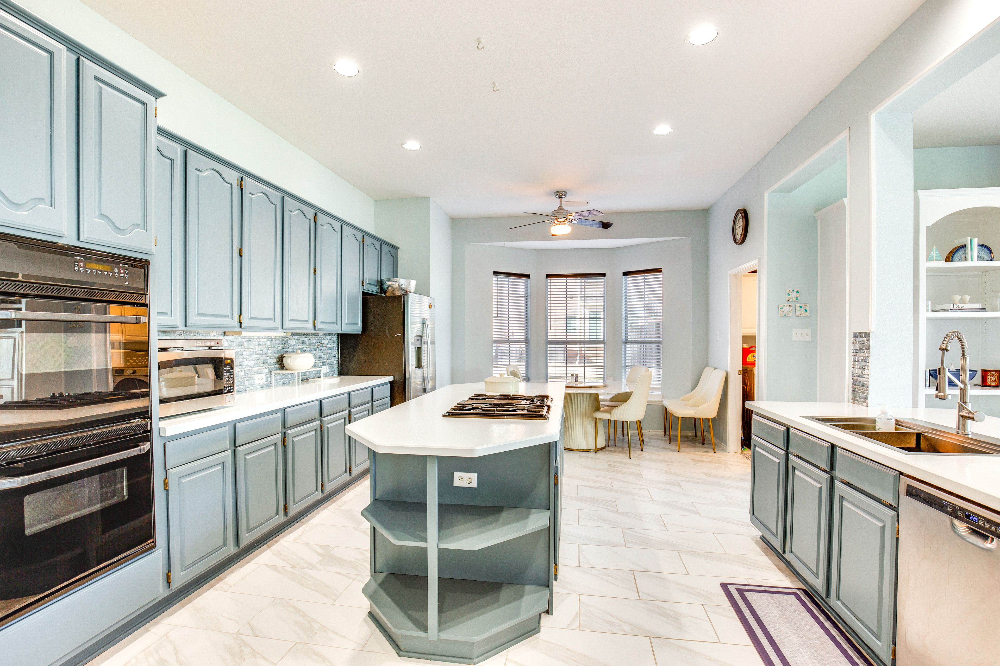 Kitchen | 1st Floor | Cooking Basics | Drip & Pod Coffee Makers | Dining Table