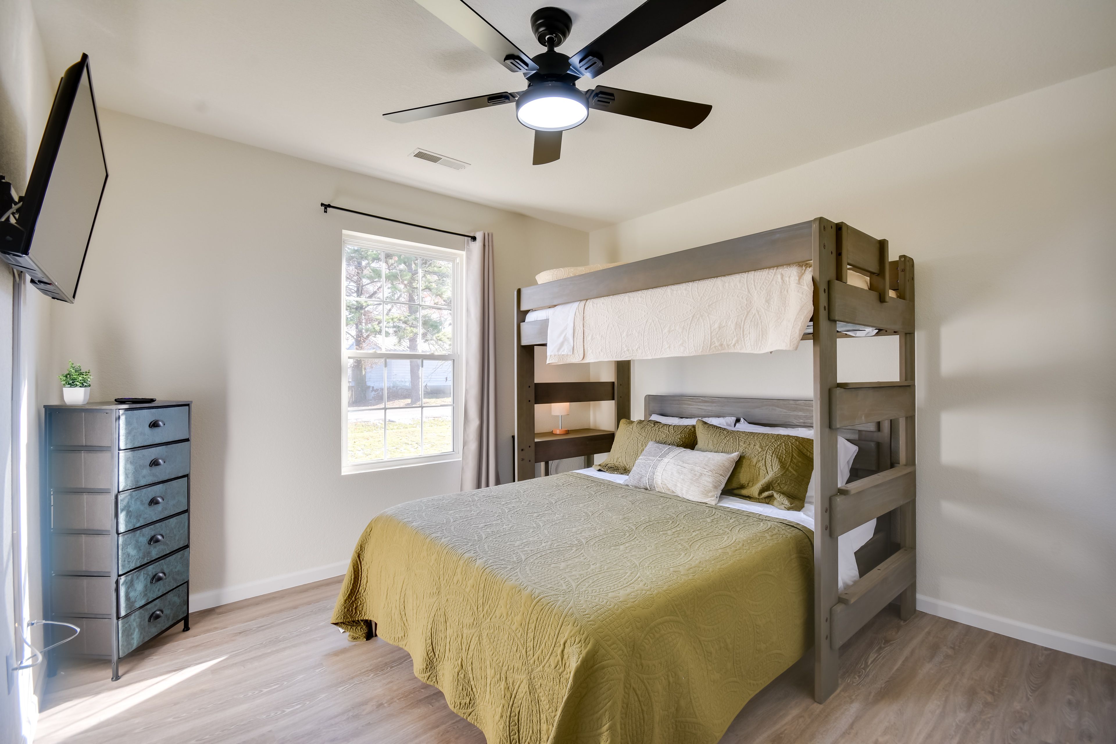Bedroom 3 | Queen Bed | Lofted Twin Bed | Smart TV