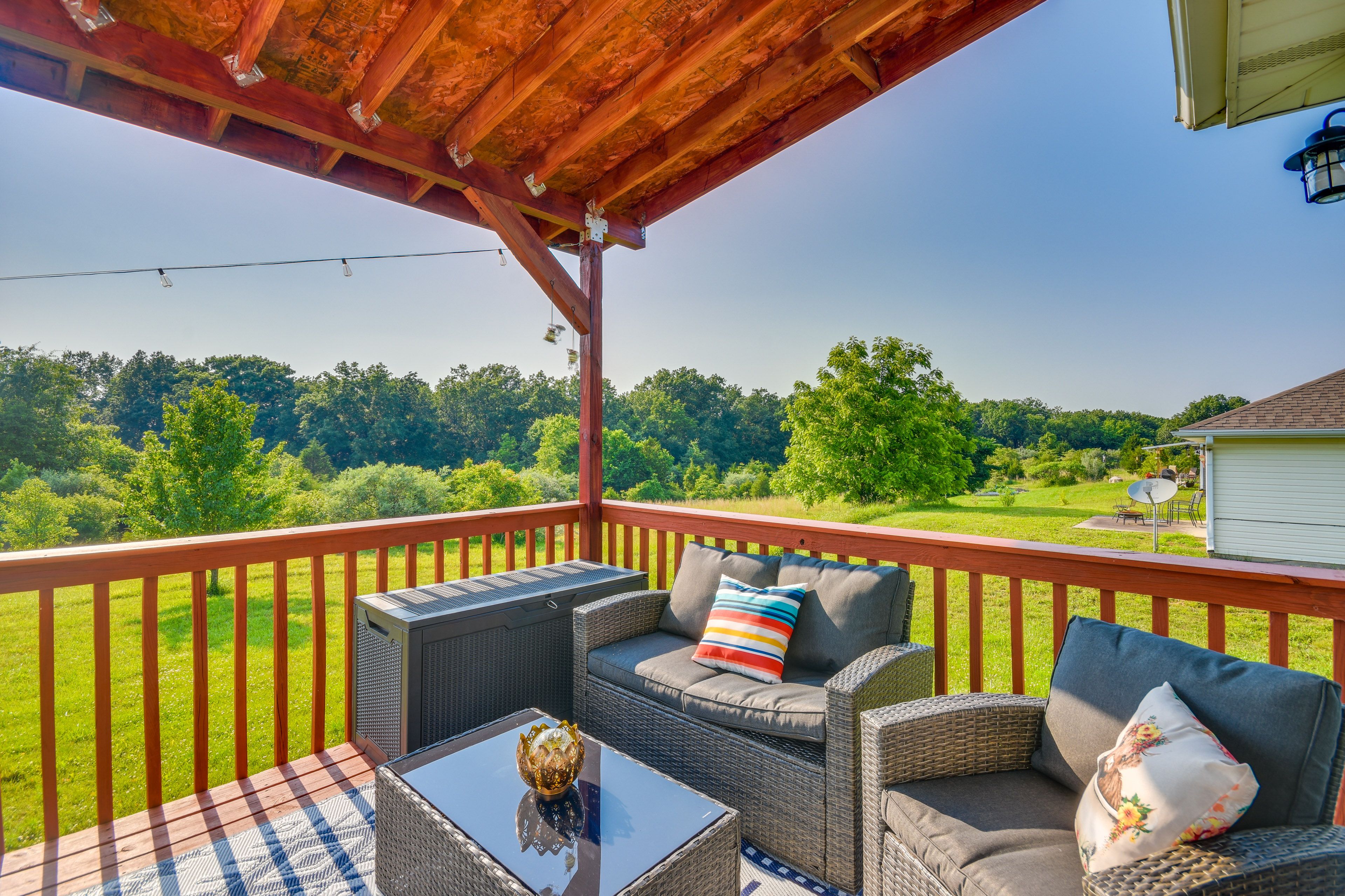 Deck | Outdoor Seating | Gas Grill