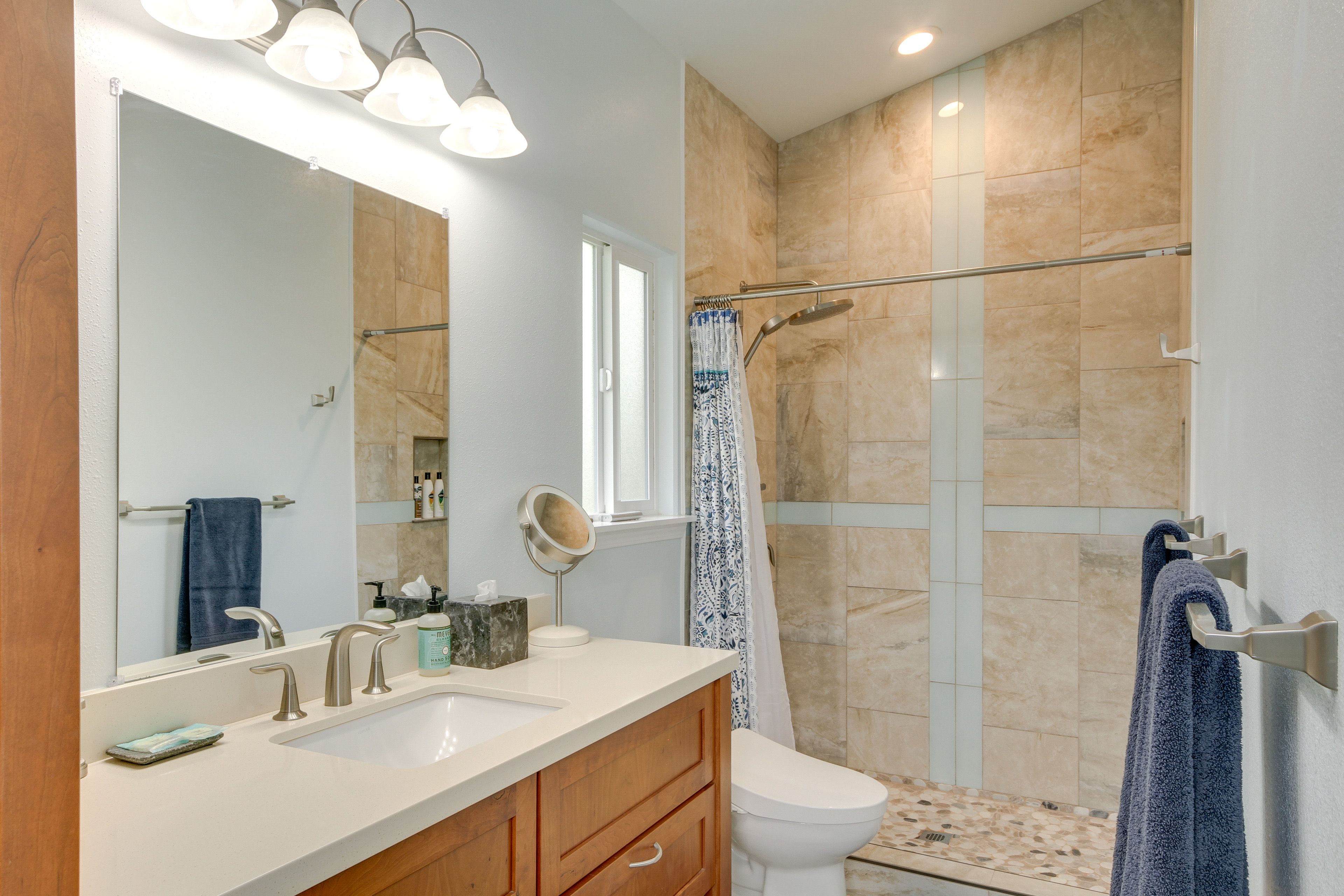 En-Suite Bathroom | Complimentary Toiletries | Hair Dryer