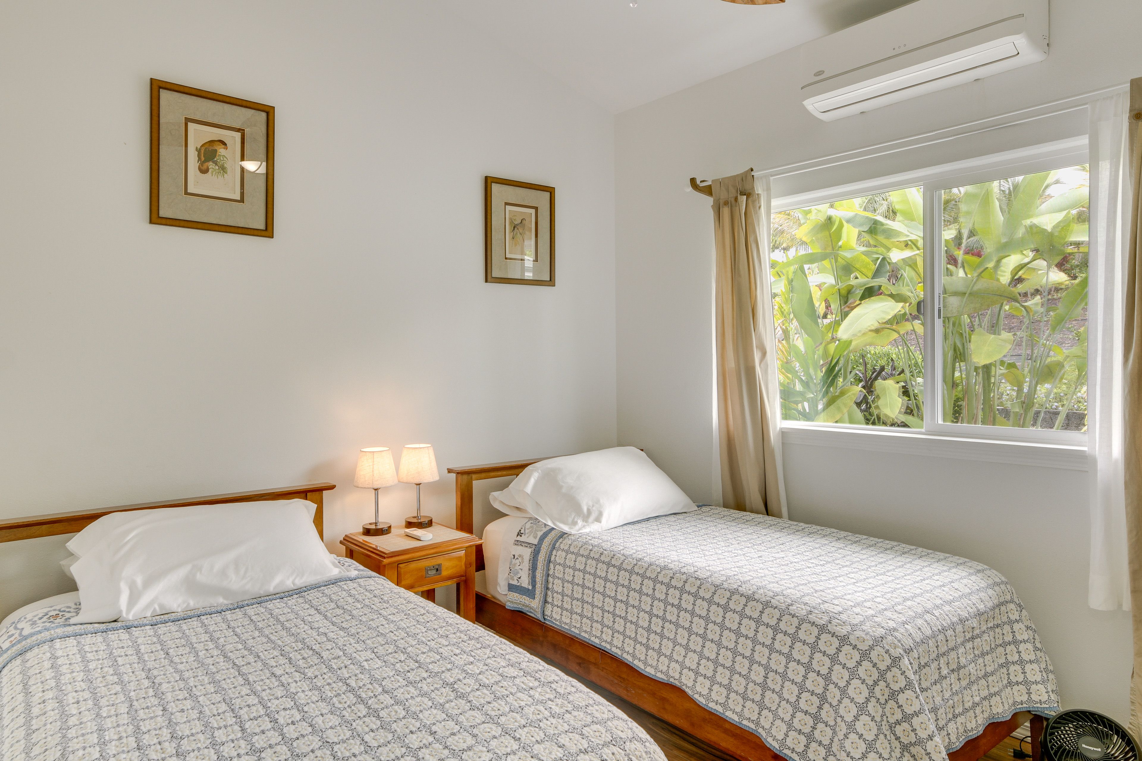 Bedroom 2 | 2 Twin Beds