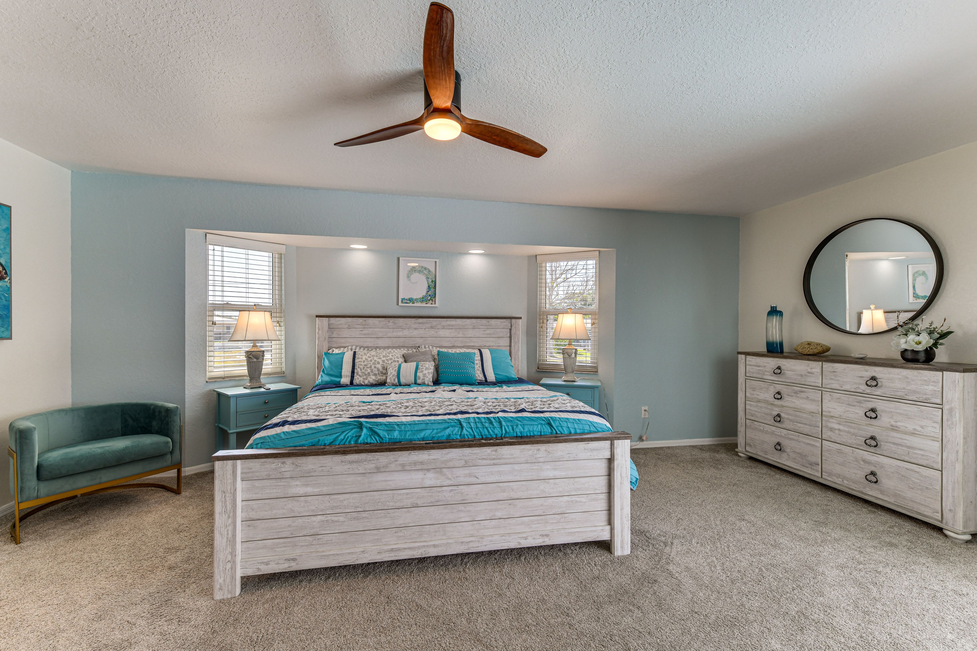 Bedroom 1 | King Bed