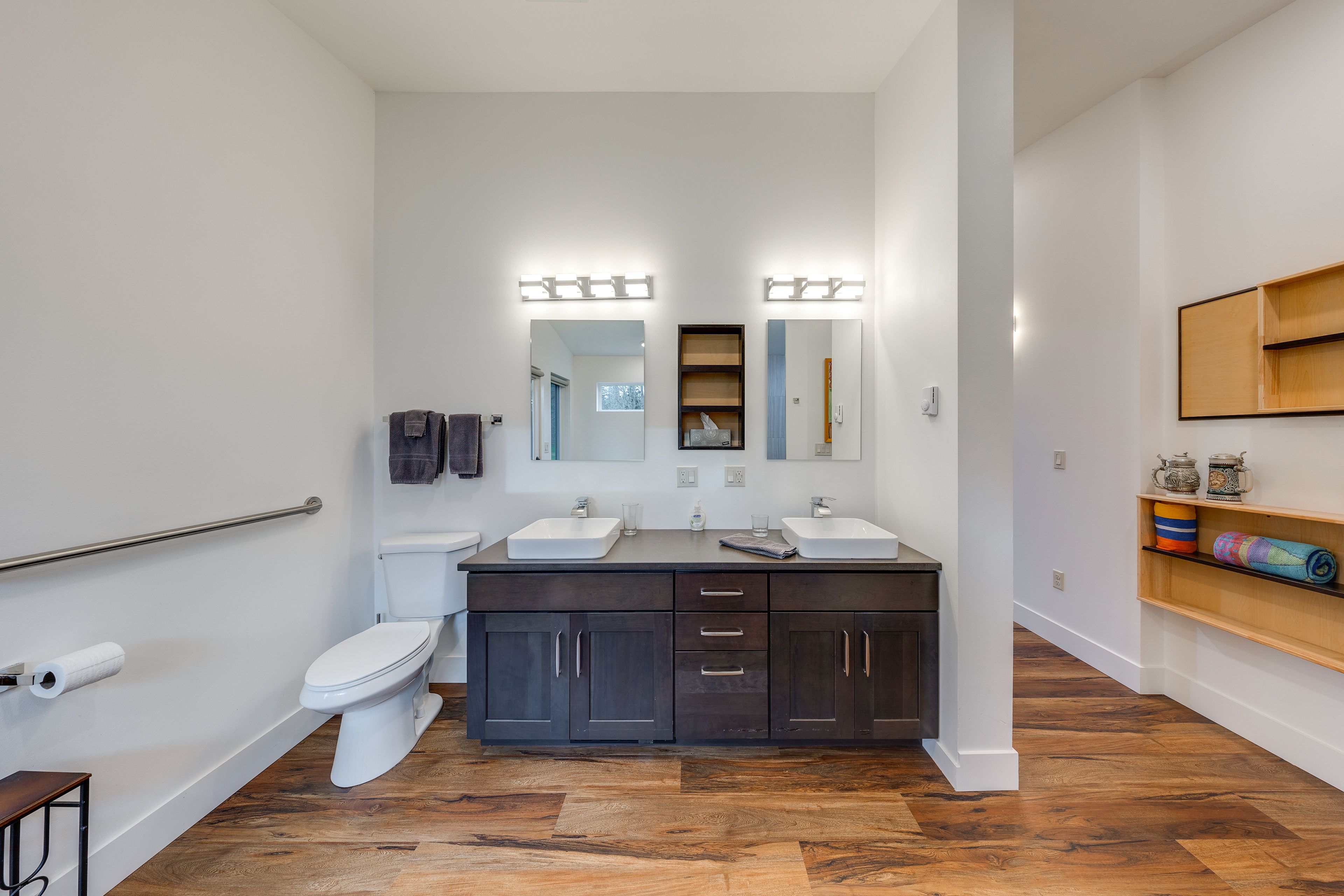 En-Suite Bathroom | Soaking Tub | Rainfall Shower