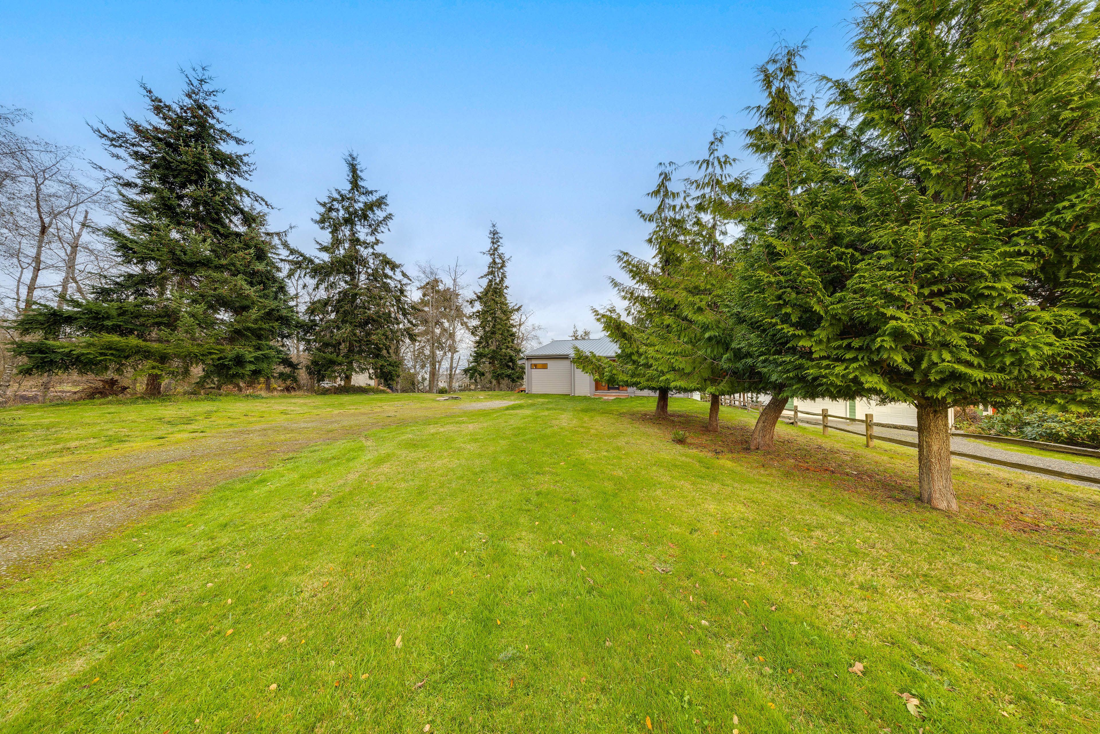 Parking | Driveway (3 Vehicles) | RV/Trailer Parking