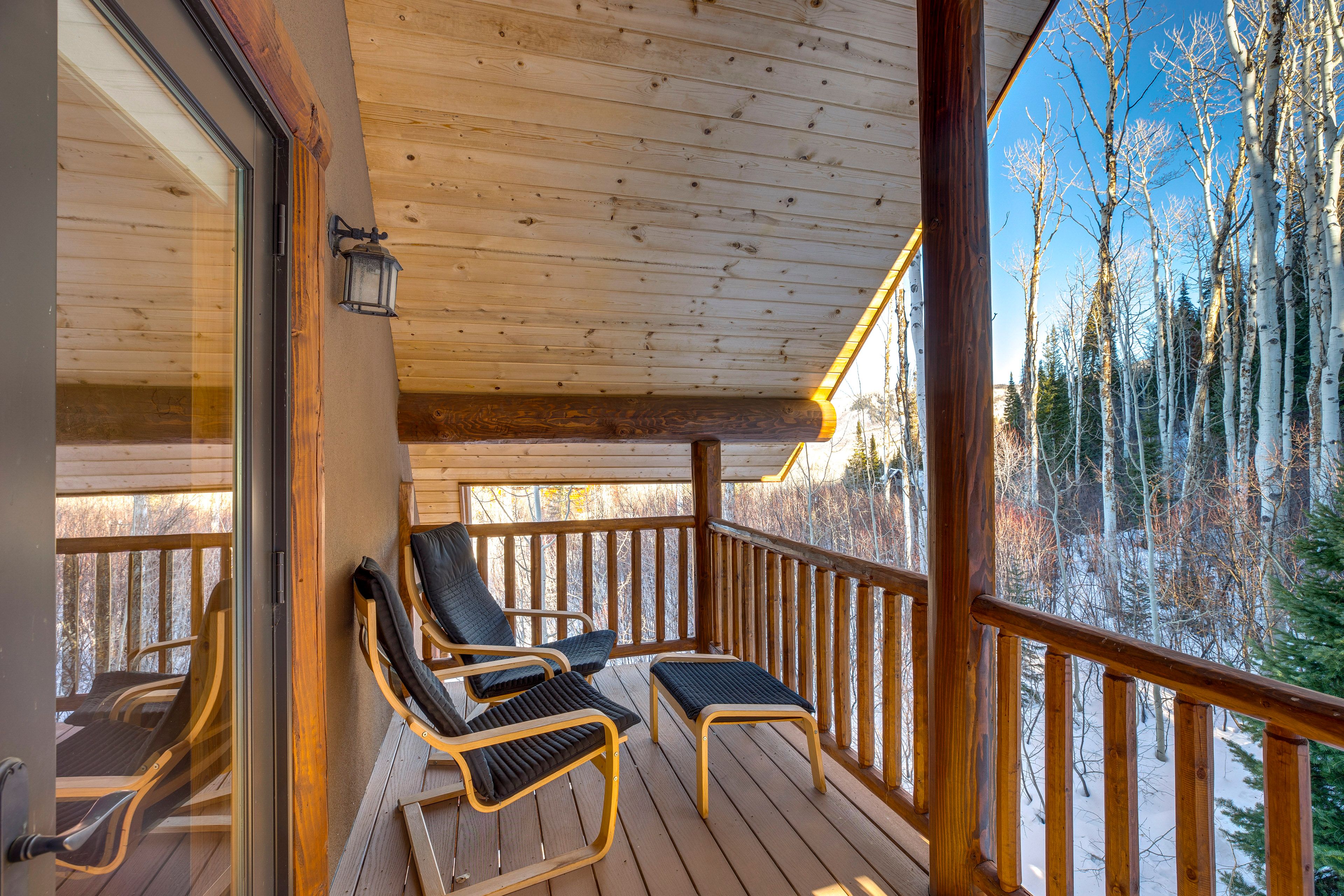 Private Balcony | 2nd Floor