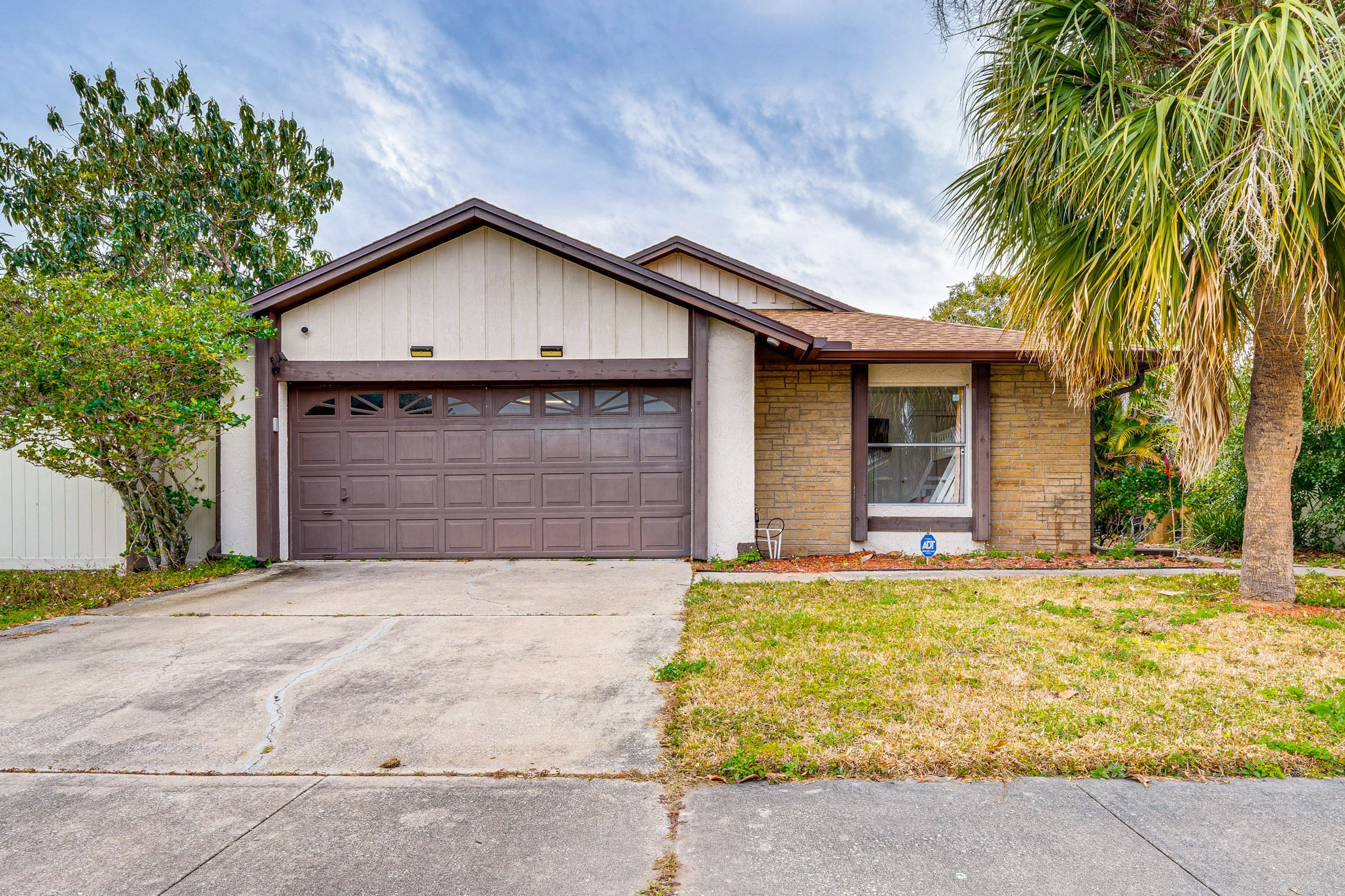 Property Exterior | Screened-In Lanai
