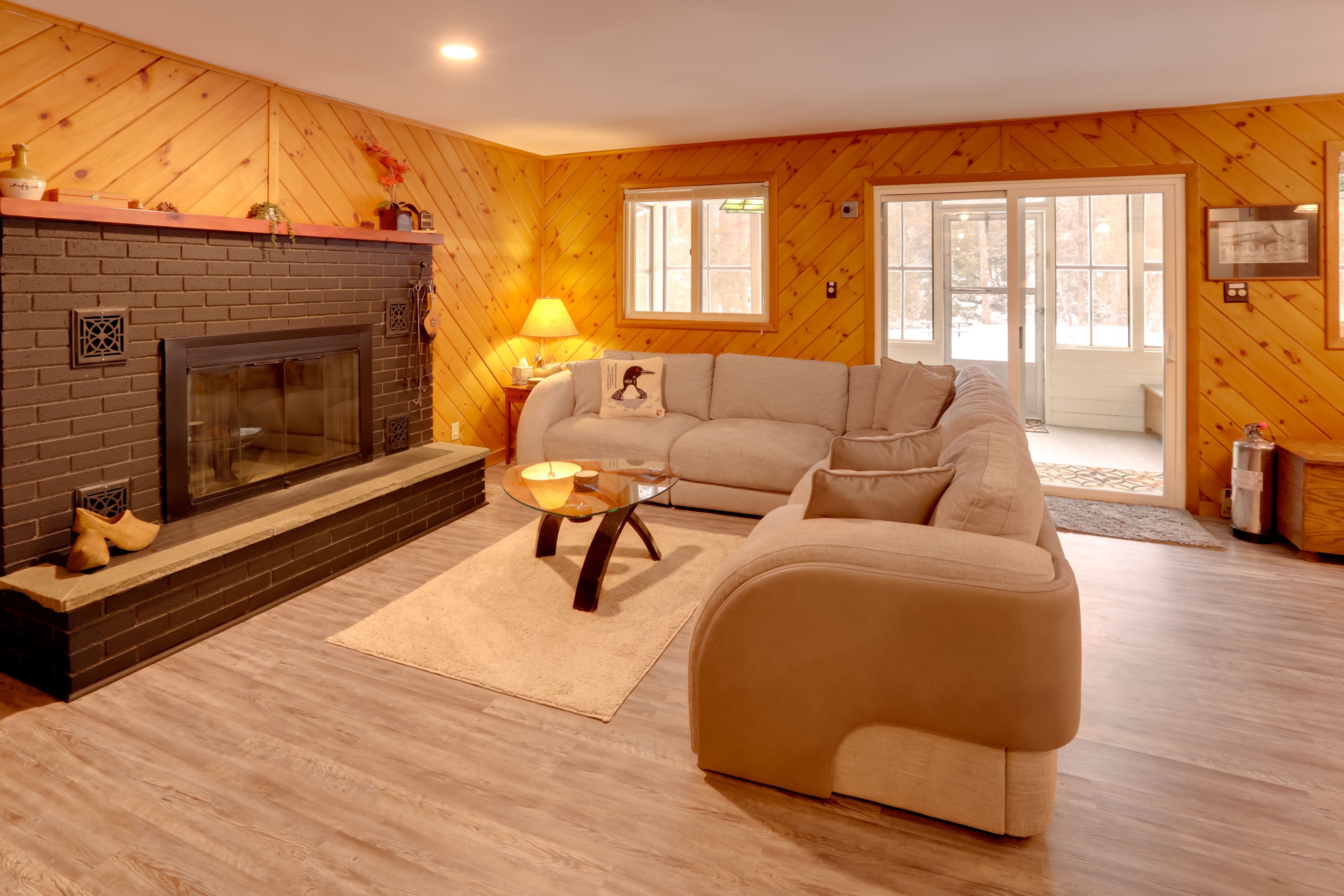 Living Area | Fireplace | Smart TV | Board Games