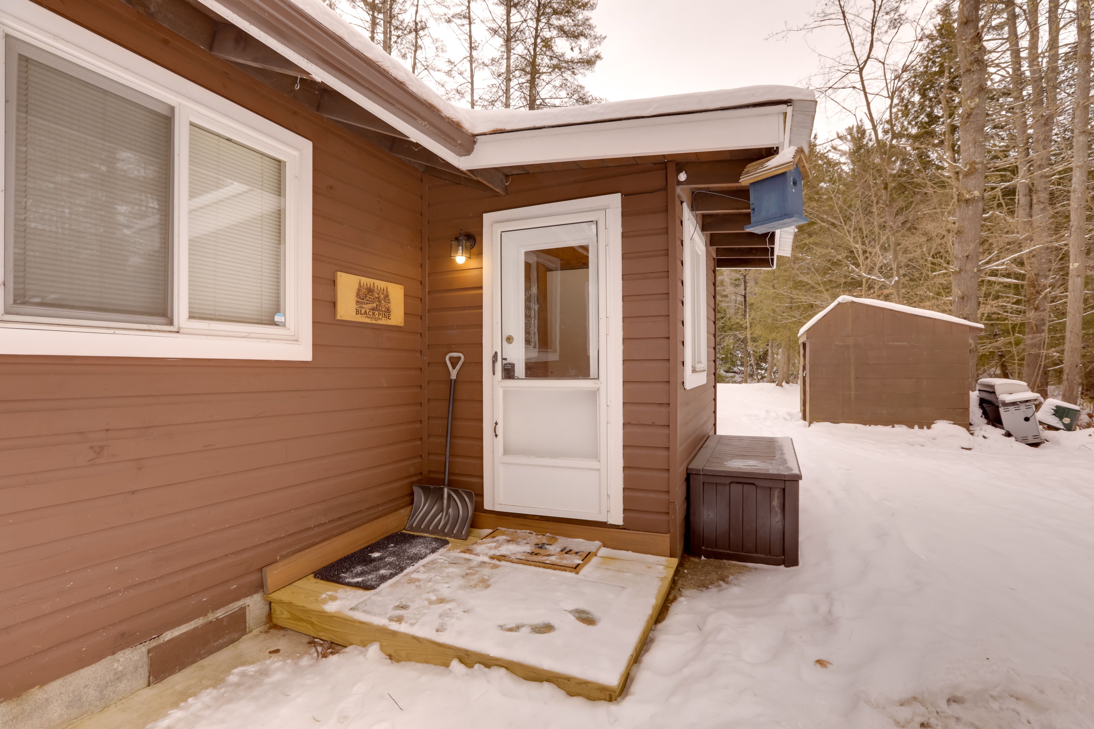 Cabin Exterior | Keyless Entry