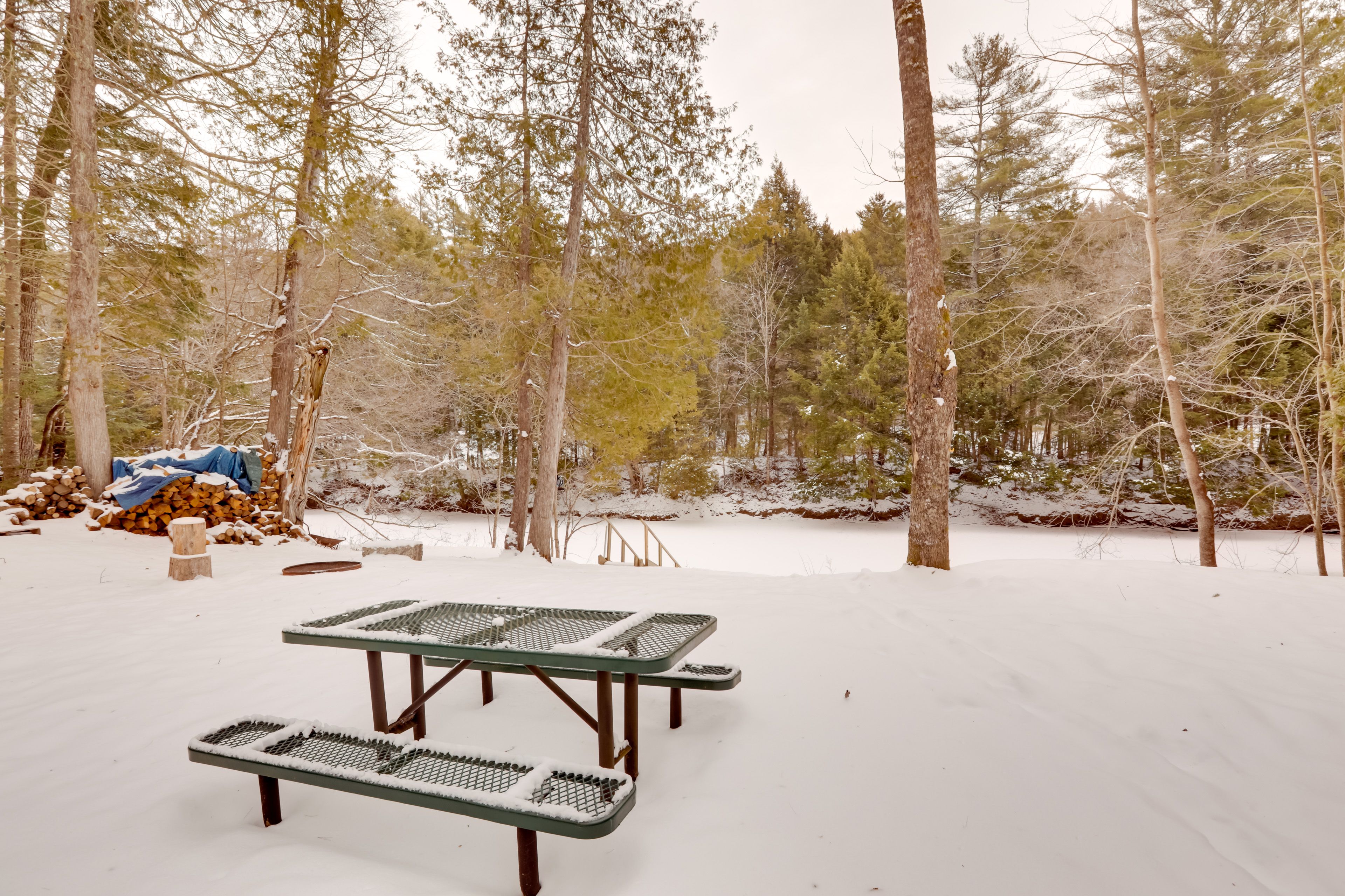Cabin Exterior | Picnic Table | River Access