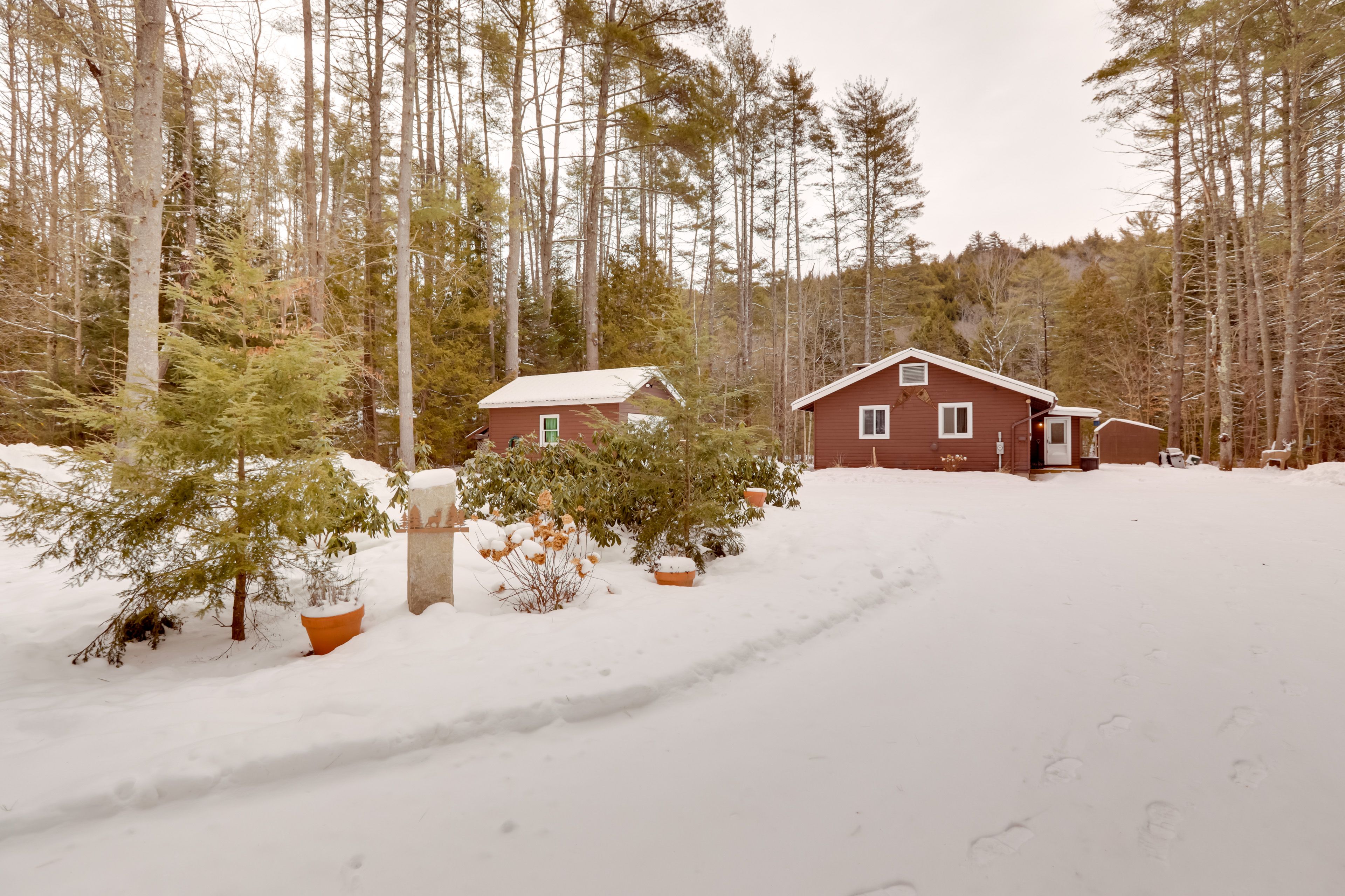 Parking | Driveway (4 Vehicles) | RV Parking Available | EV Charger Provided
