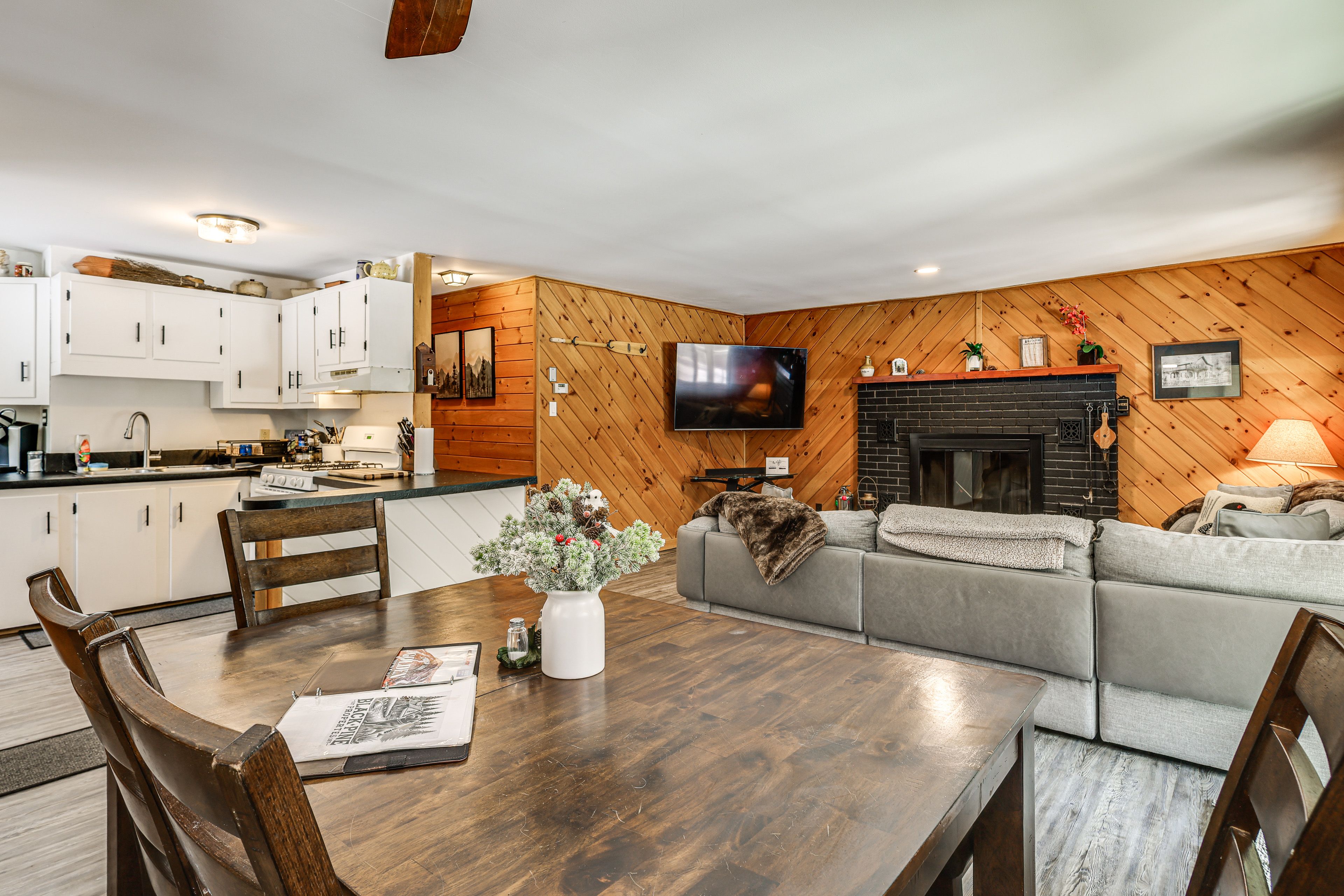 Dining Area | Dishware/Flatware