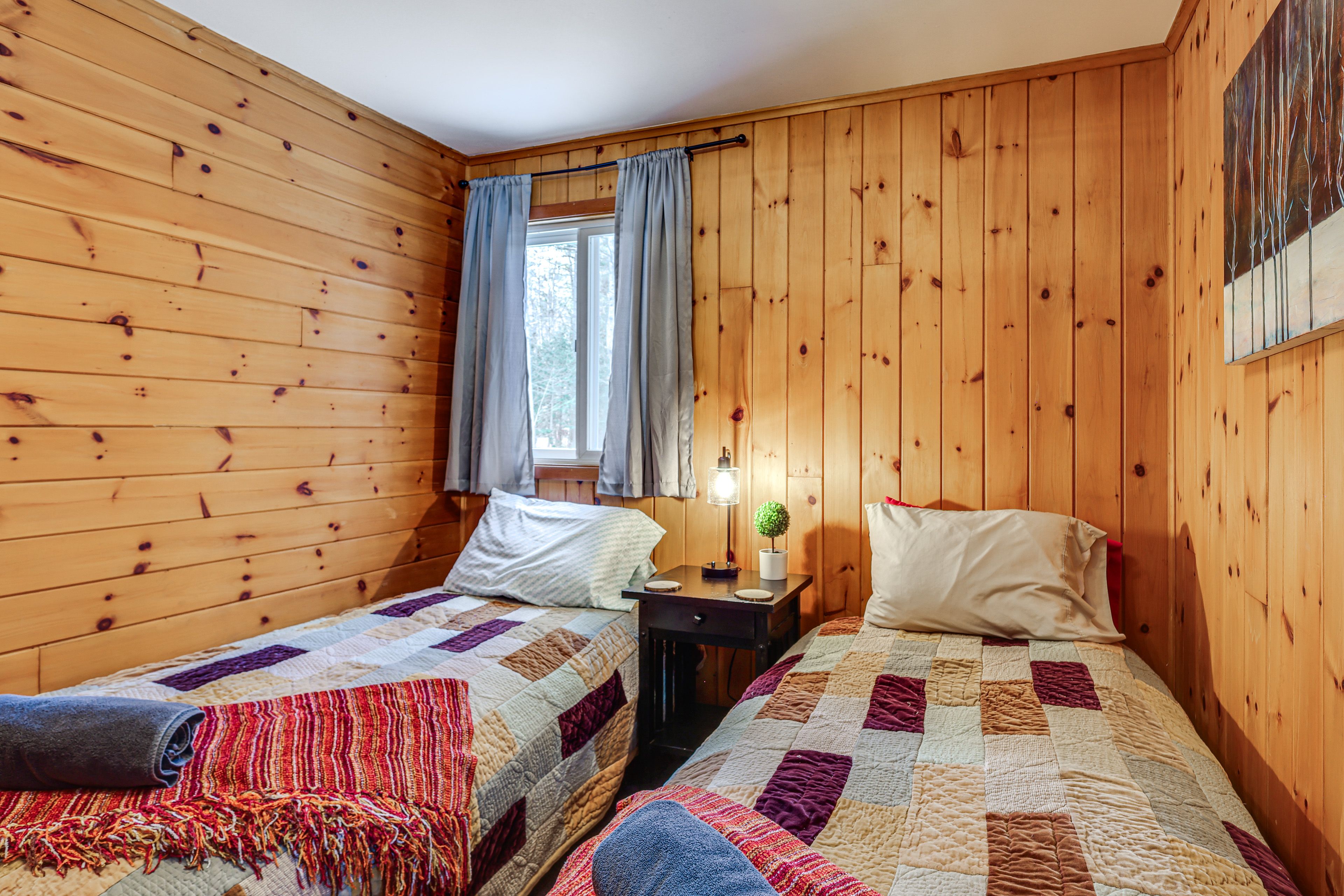 Bedroom 2 | 2 Twin Beds