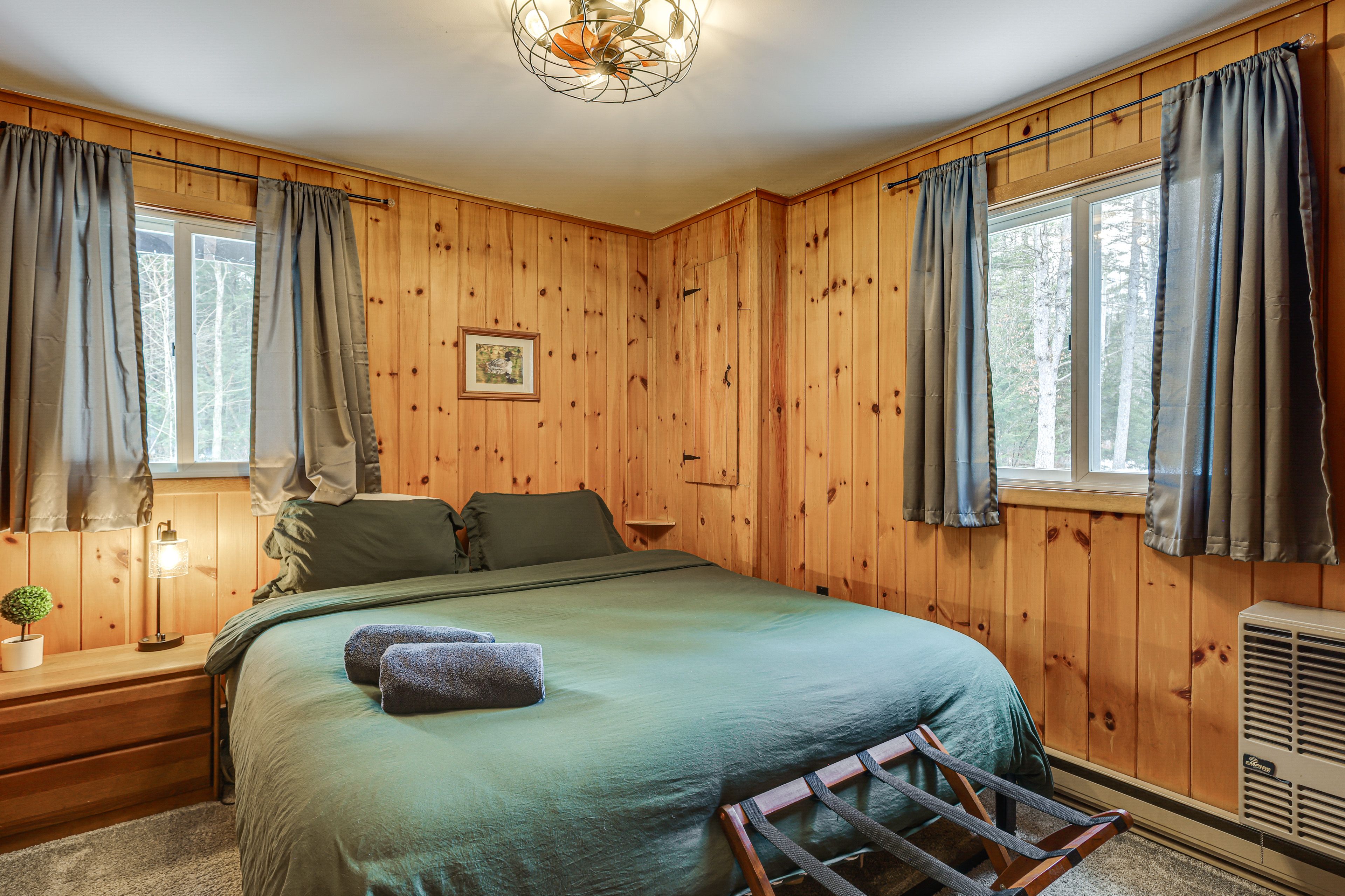 Bedroom 1 | King Bed