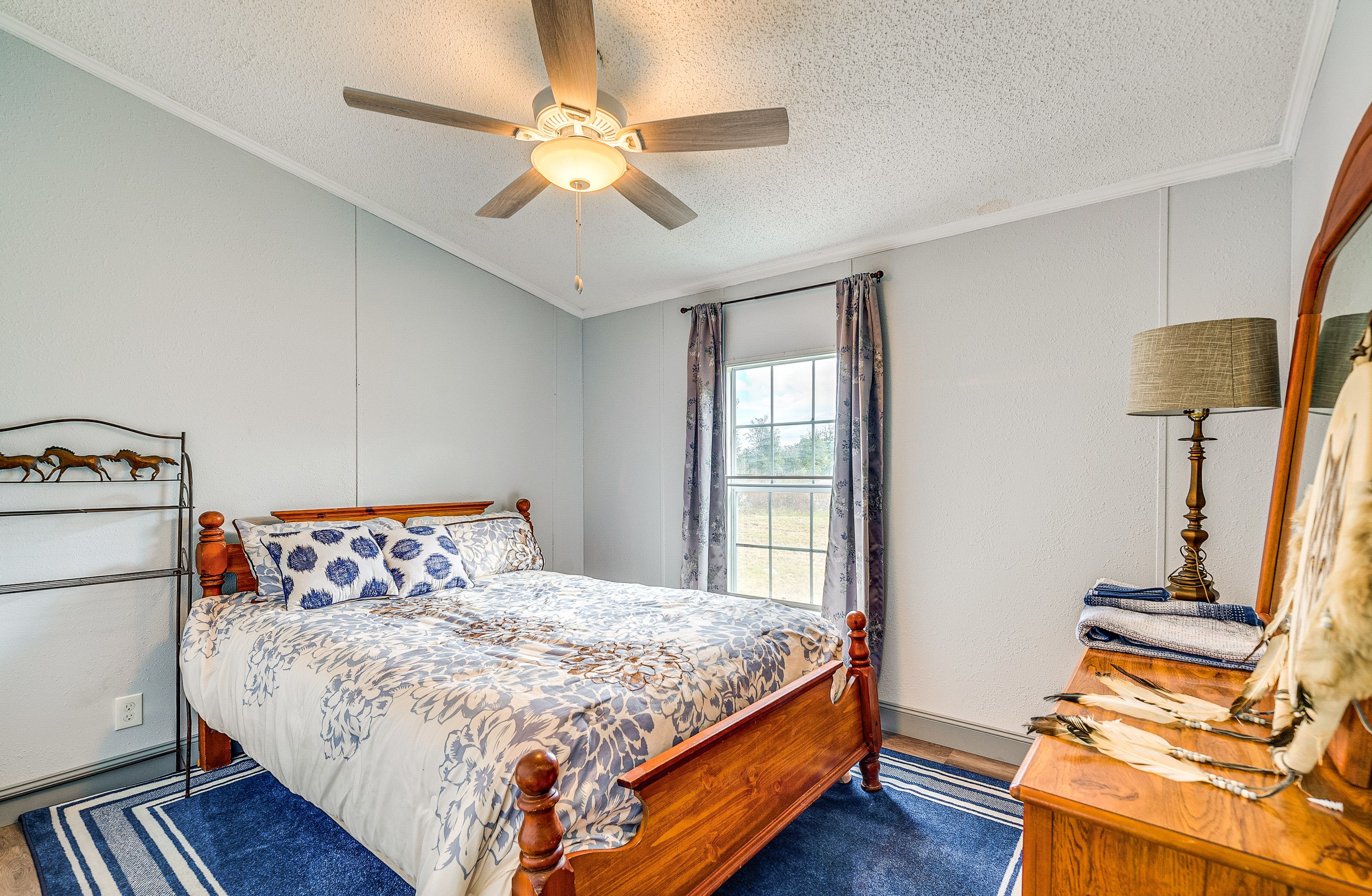 Bedroom 2 | Queen Bed
