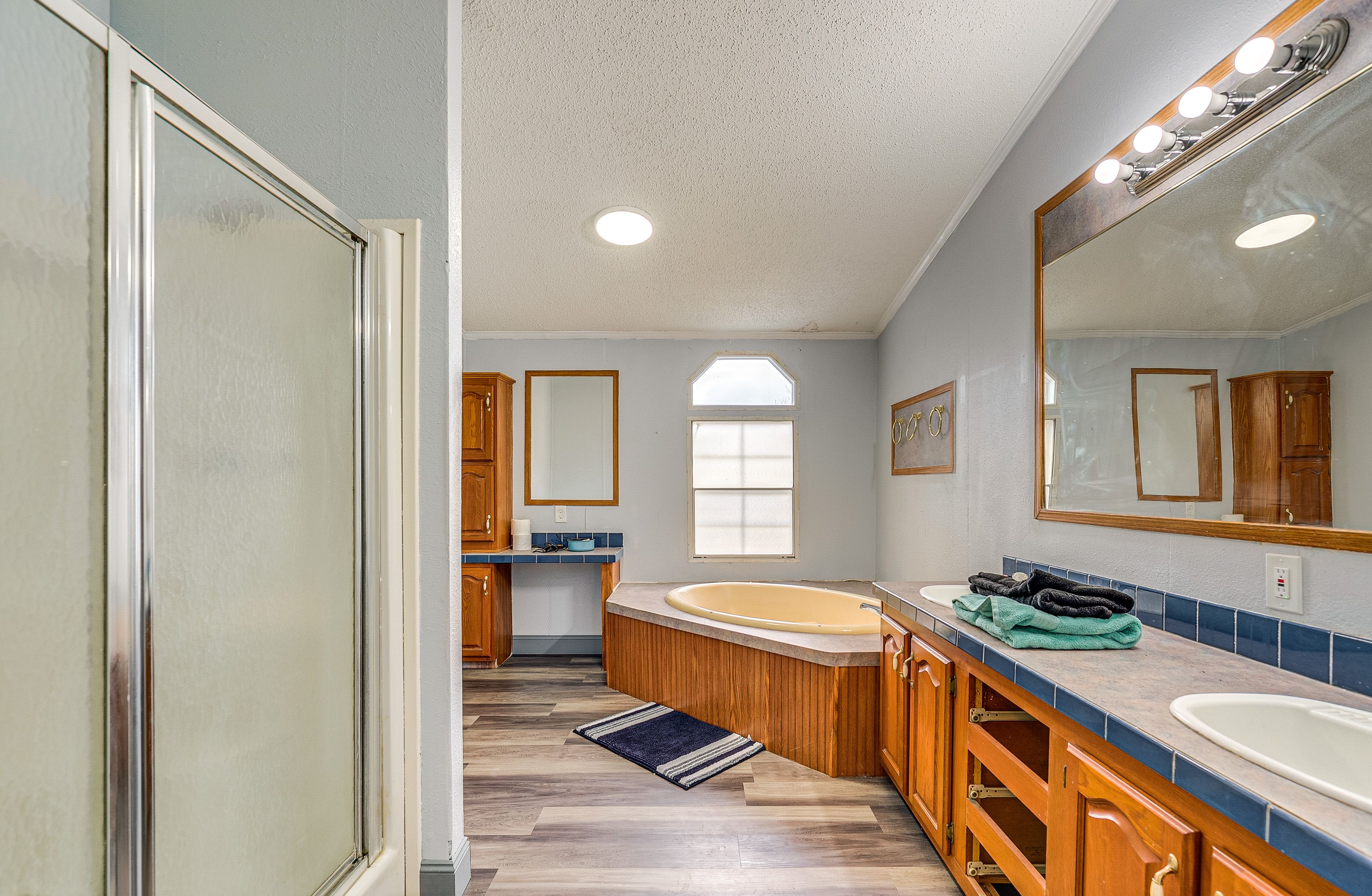 En-Suite Bathroom | Towels Provided