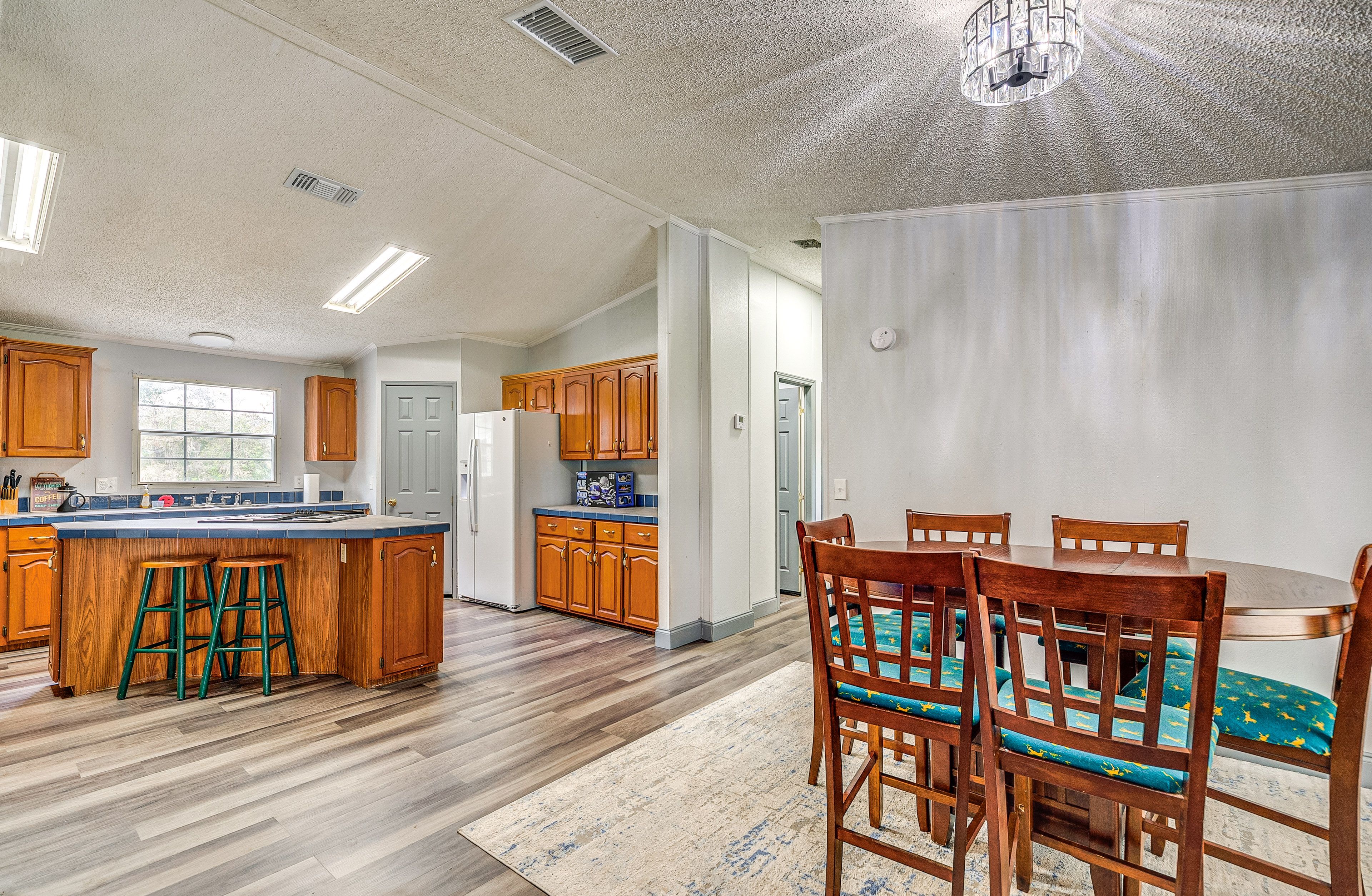 Kitchen | Drip Coffee Maker | Dishwasher | Crockpot