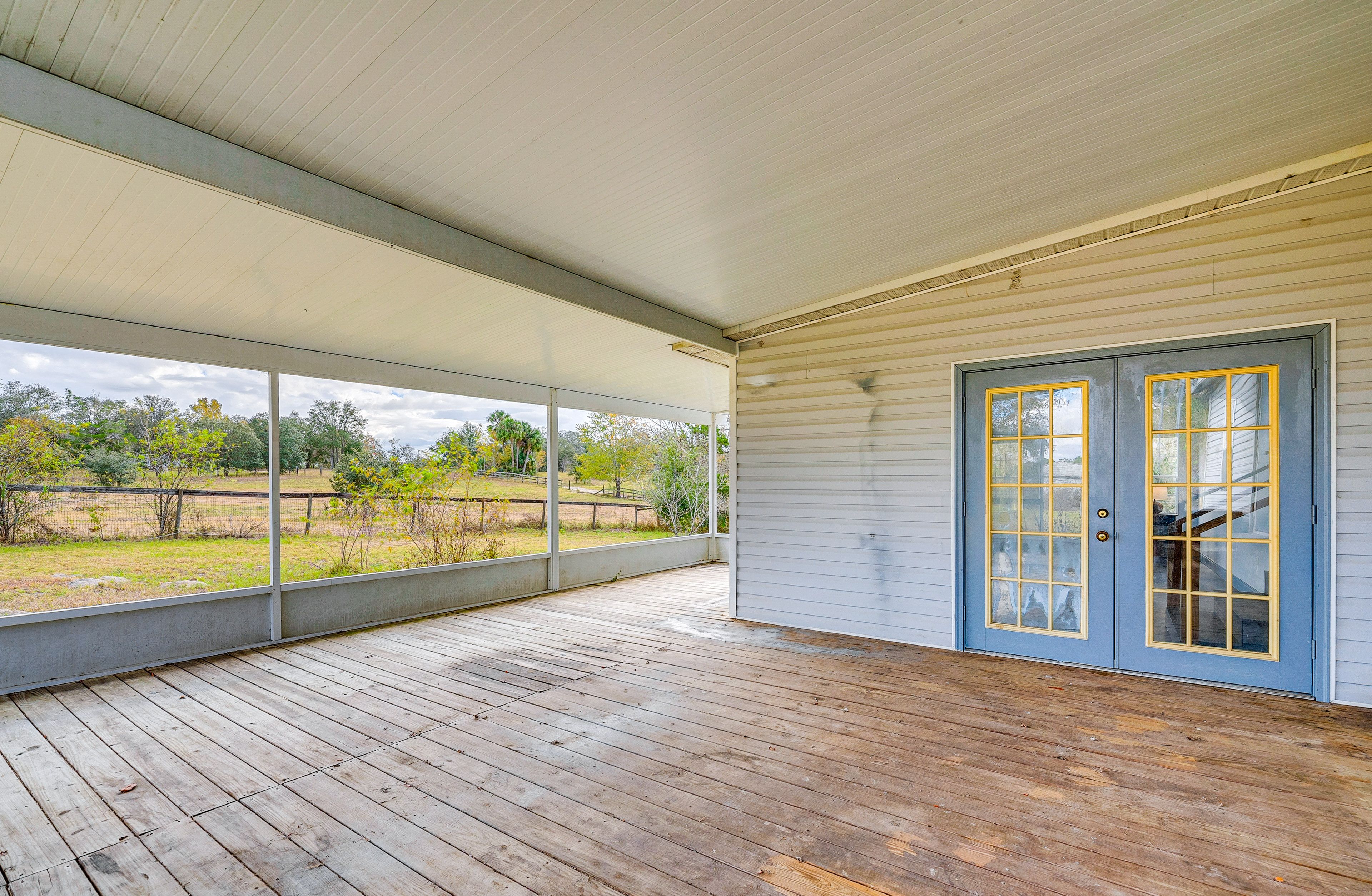 Screened Deck