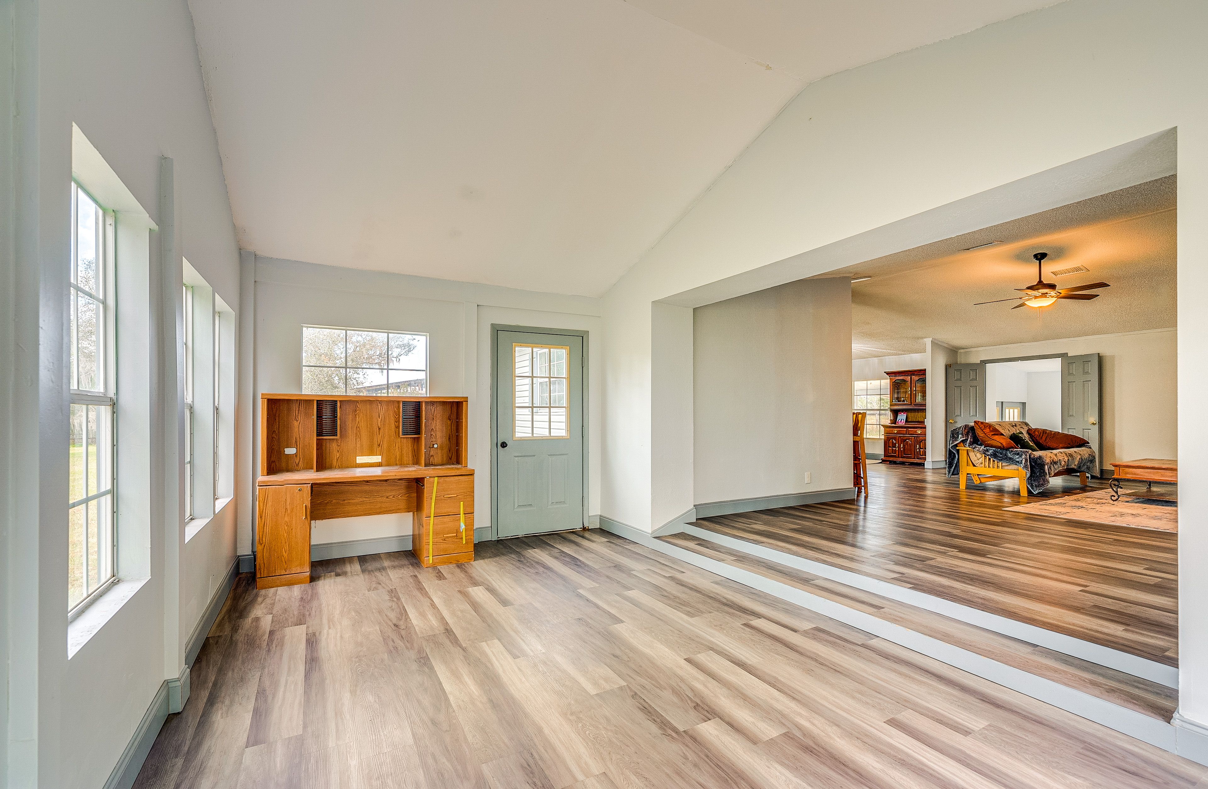 Foyer | 2 Interior Steps