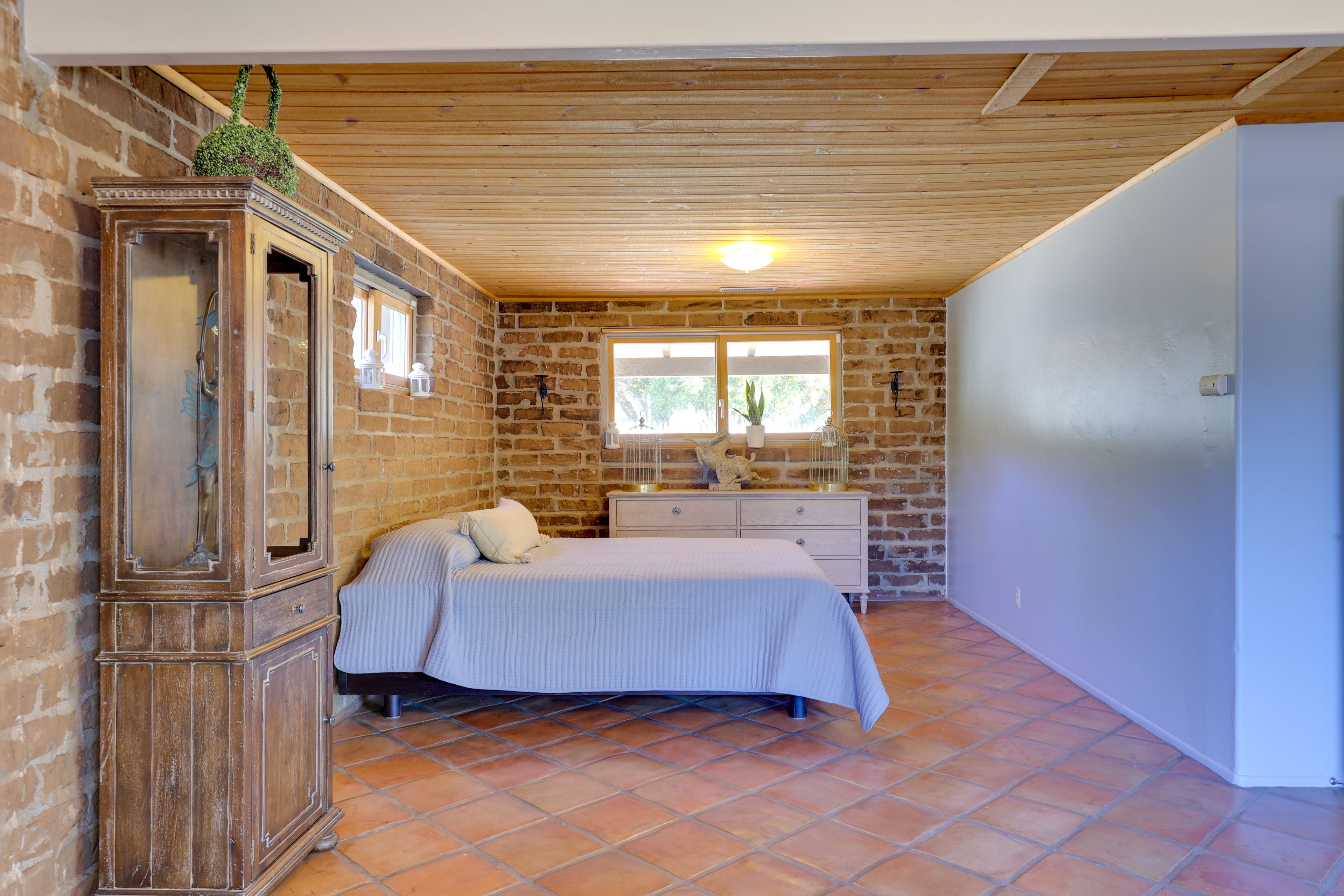 Bedroom 1 | King Bed