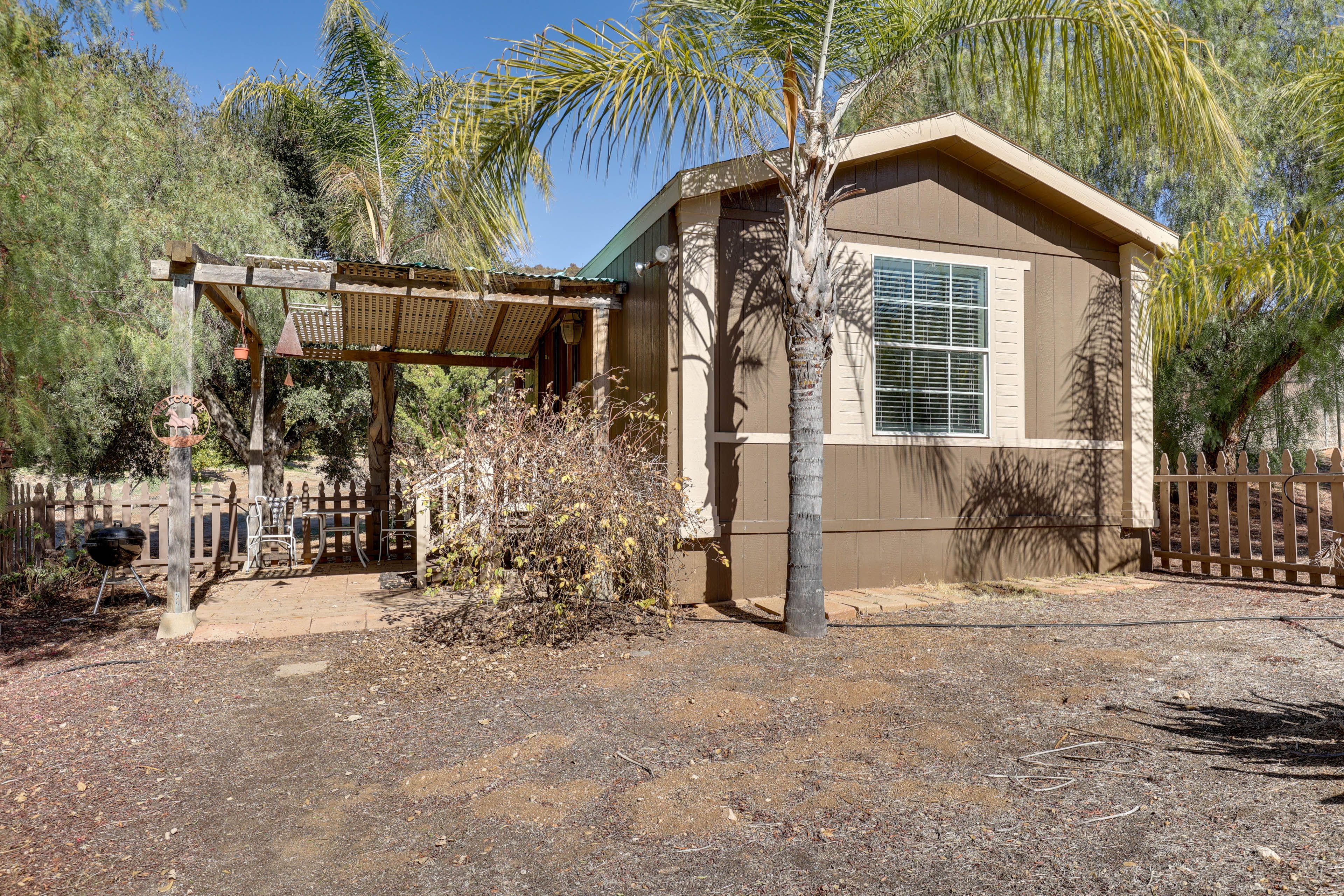 Cabin Exterior | Parking | Carport (1 Vehicle)