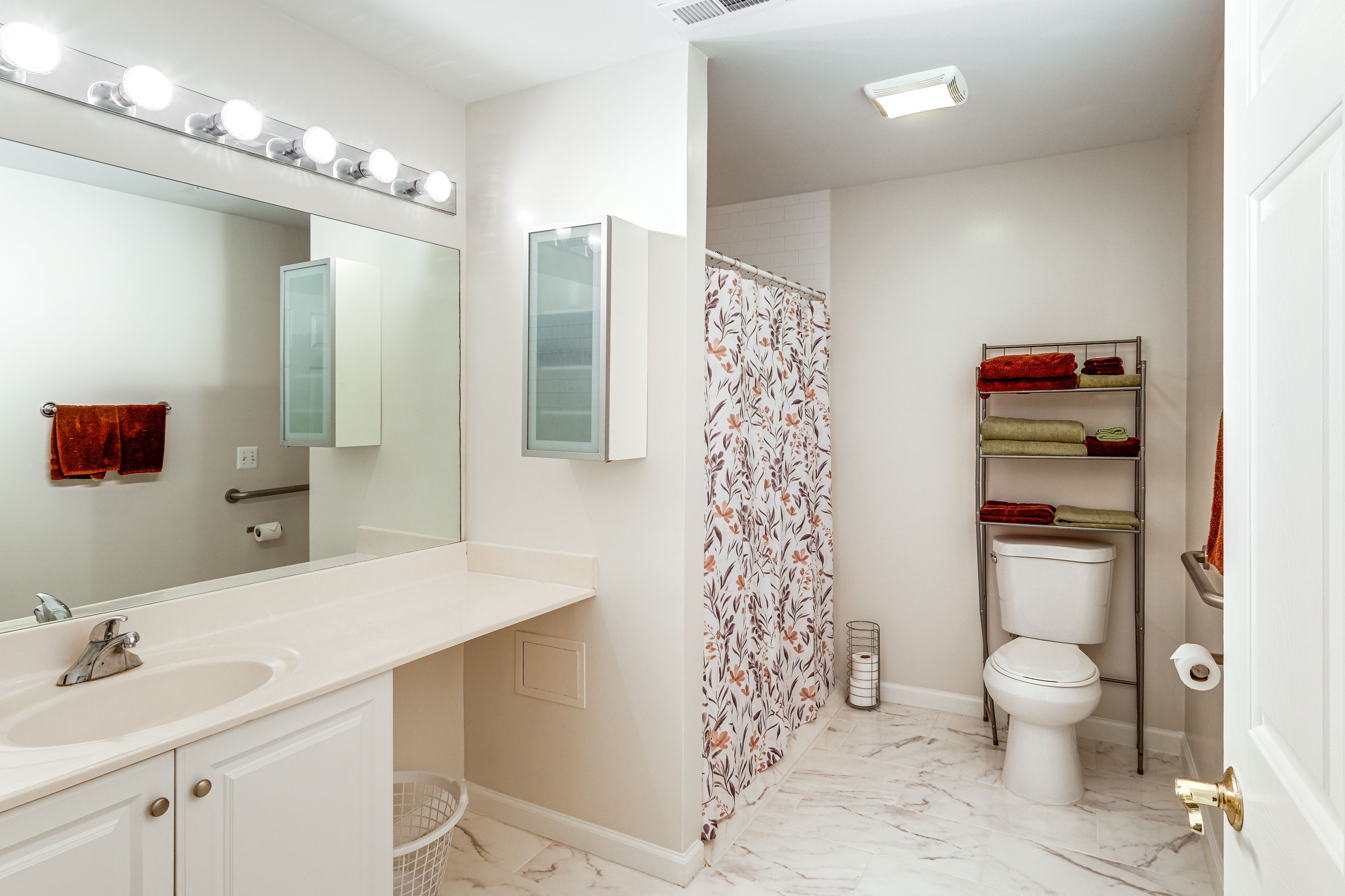 Bathroom | 1st Floor