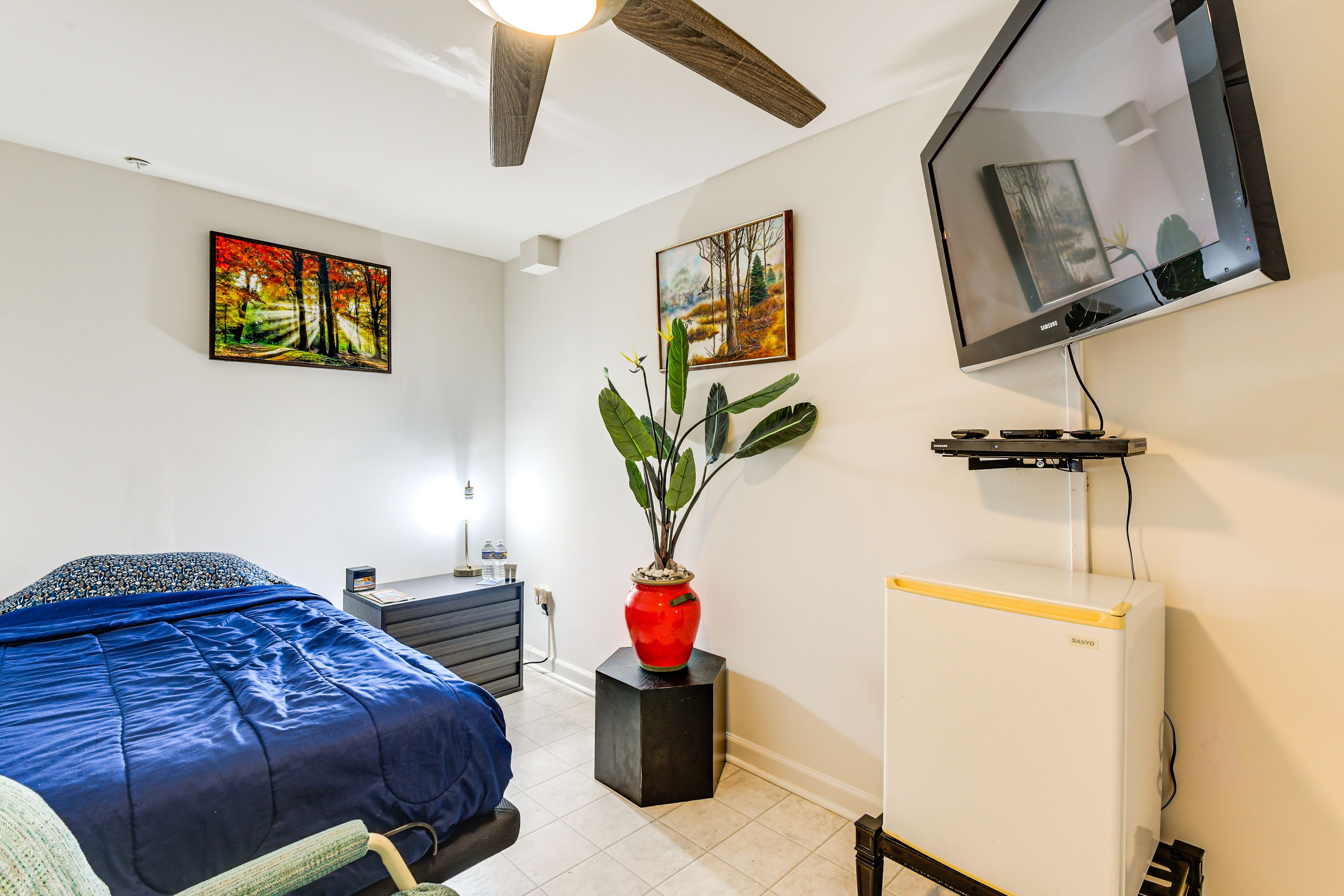 Bedroom 3 | Twin XL Bed | Lower Level