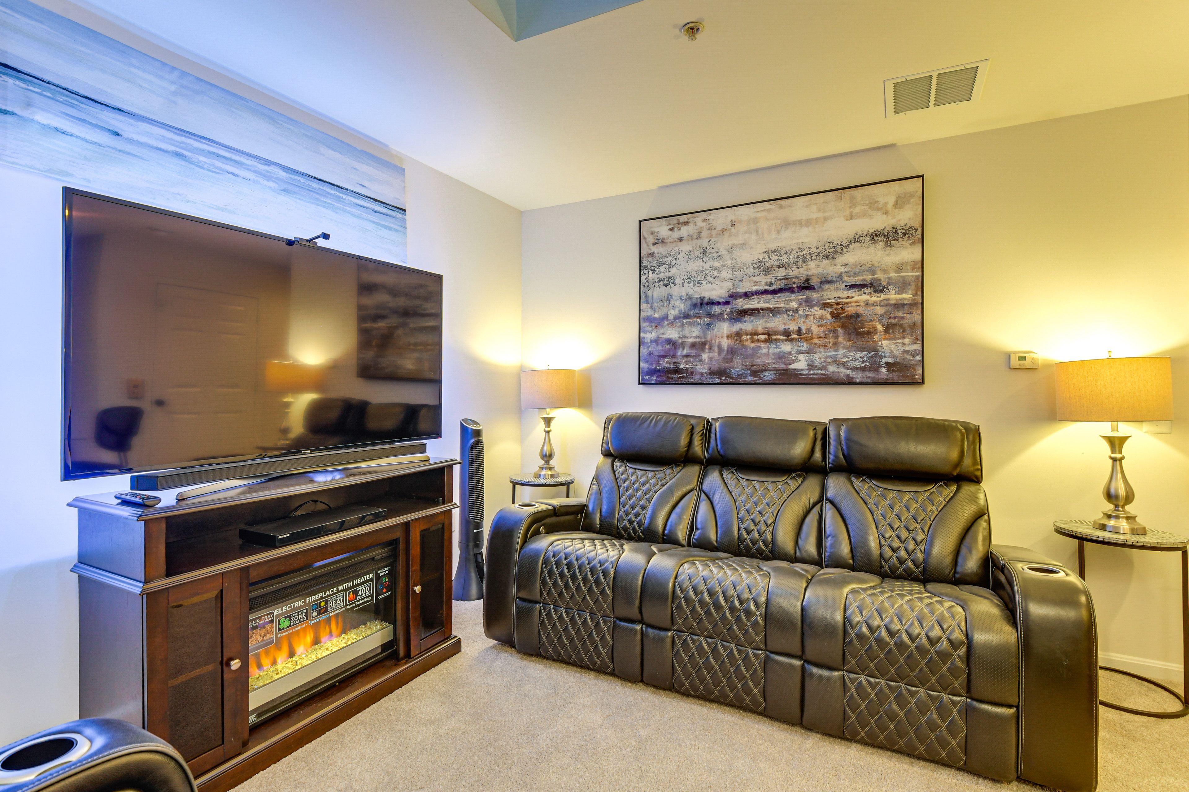 Lower Level Media Room | Smart TV | Full Futon