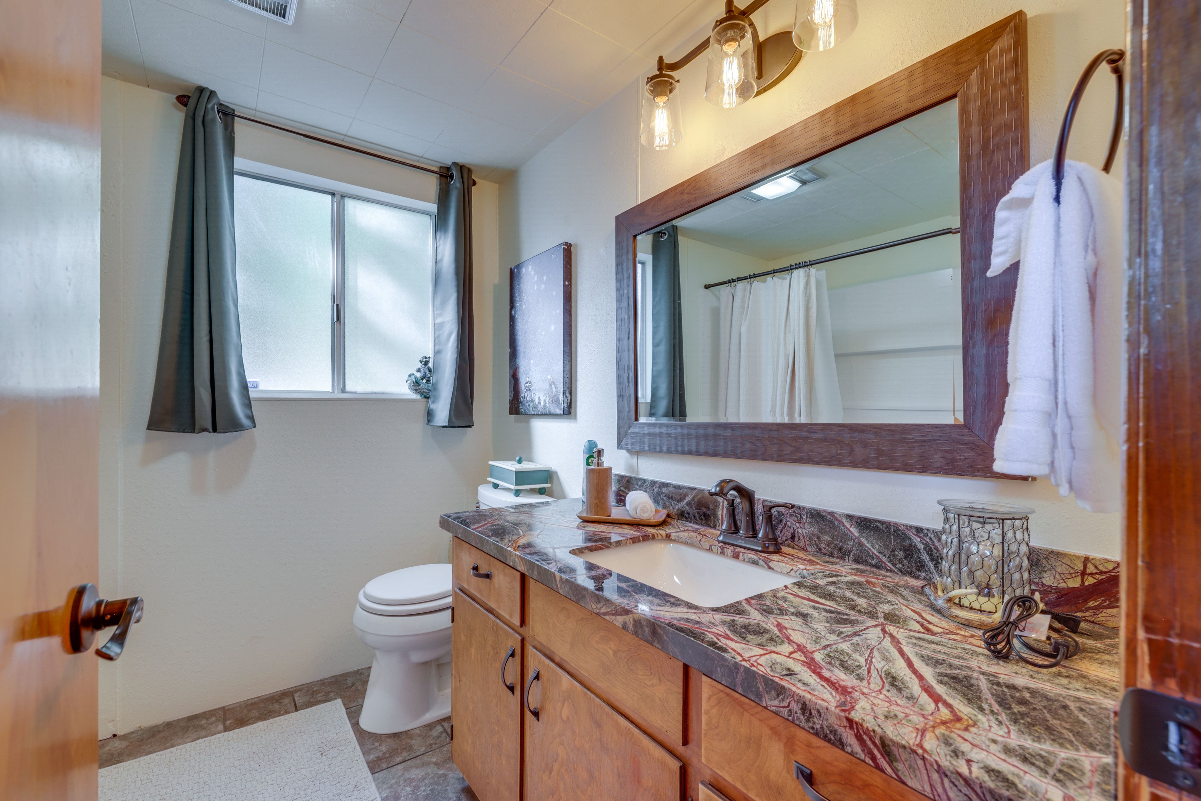 Bathroom | Towels Provided | 1st Floor