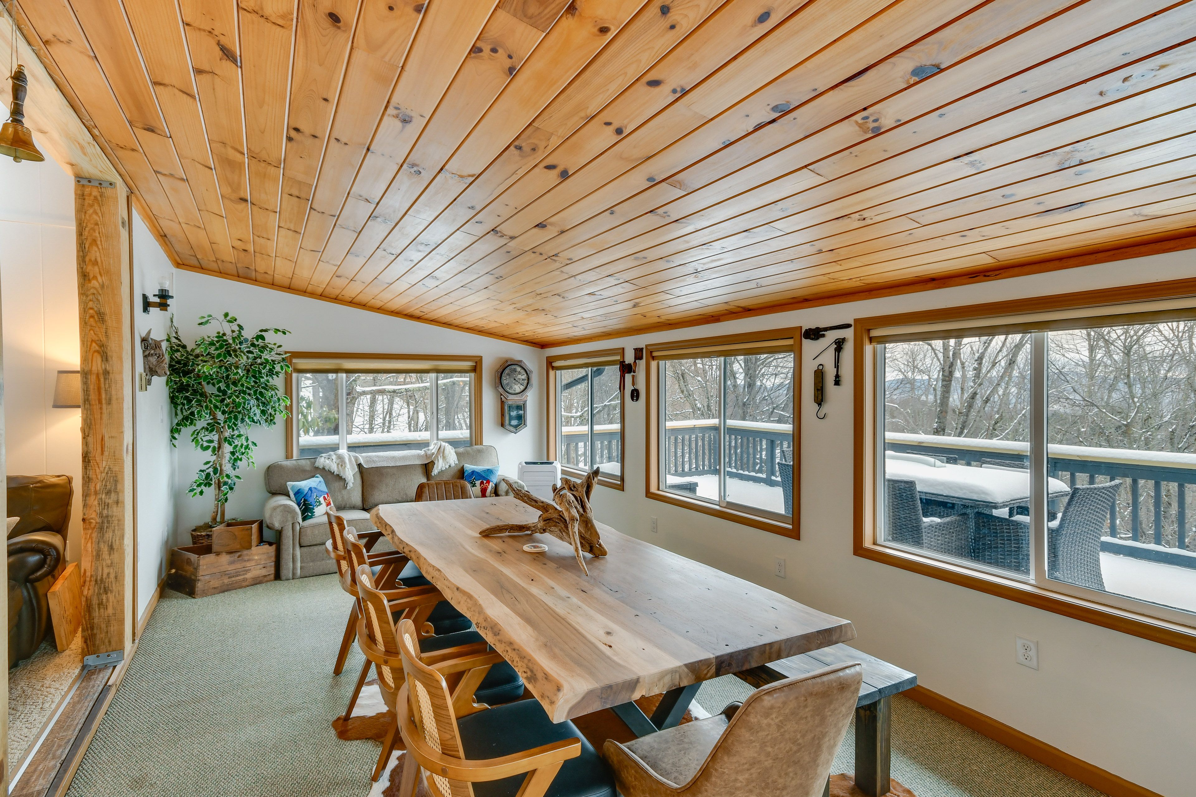 Dining Area | Dishware & Flatware Provided | 1st Floor