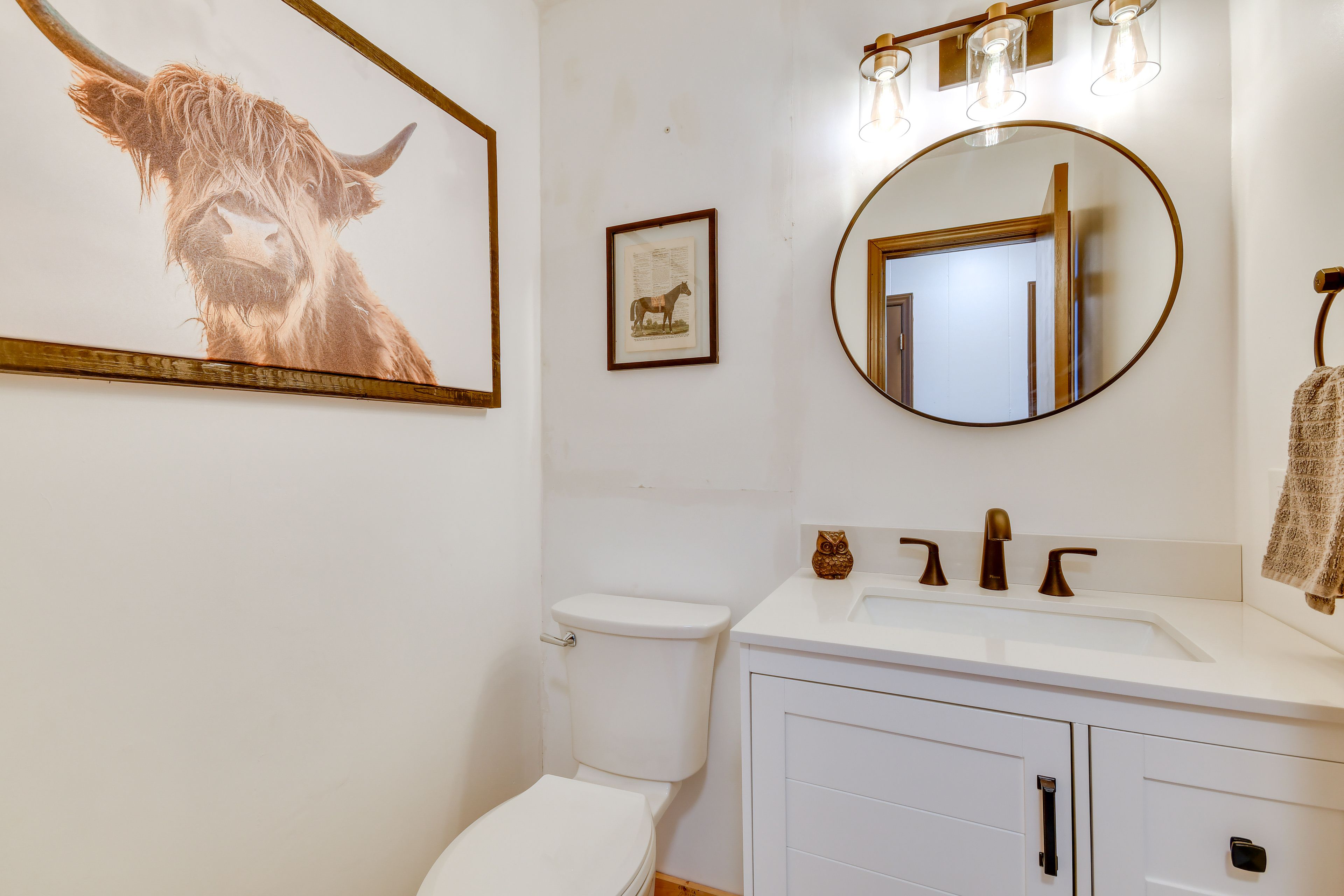 Half Bathroom | 1st Floor