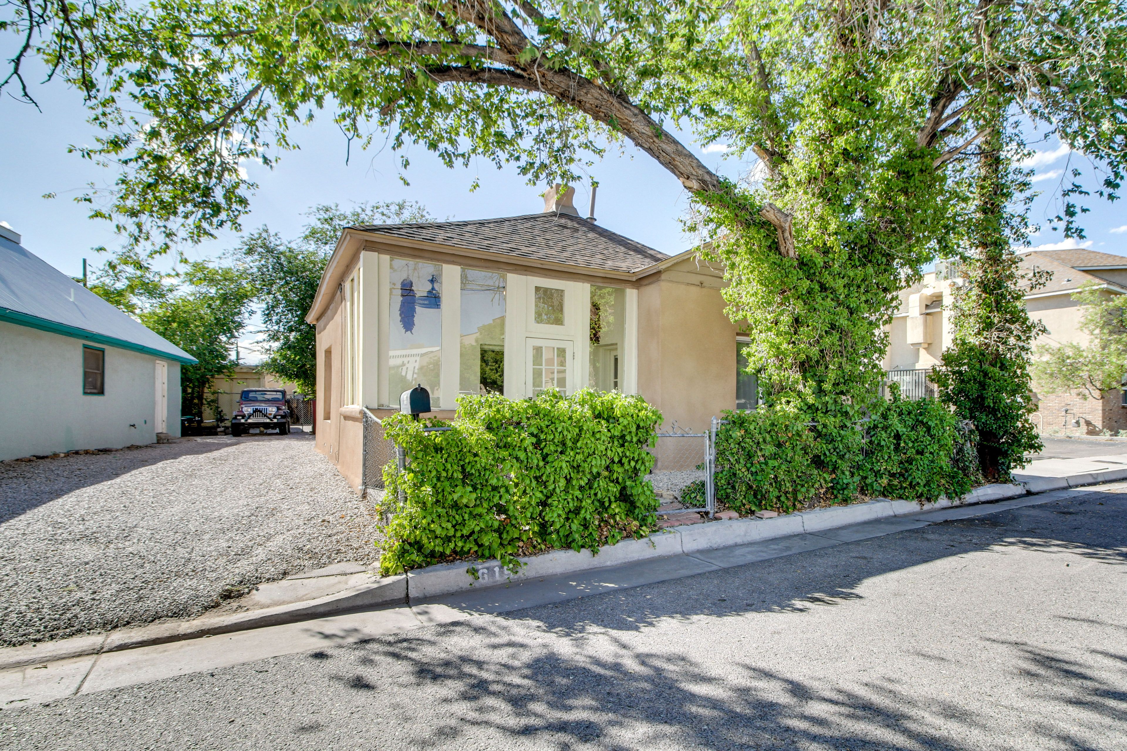Parking | Street Parking | Driveway Unavailable