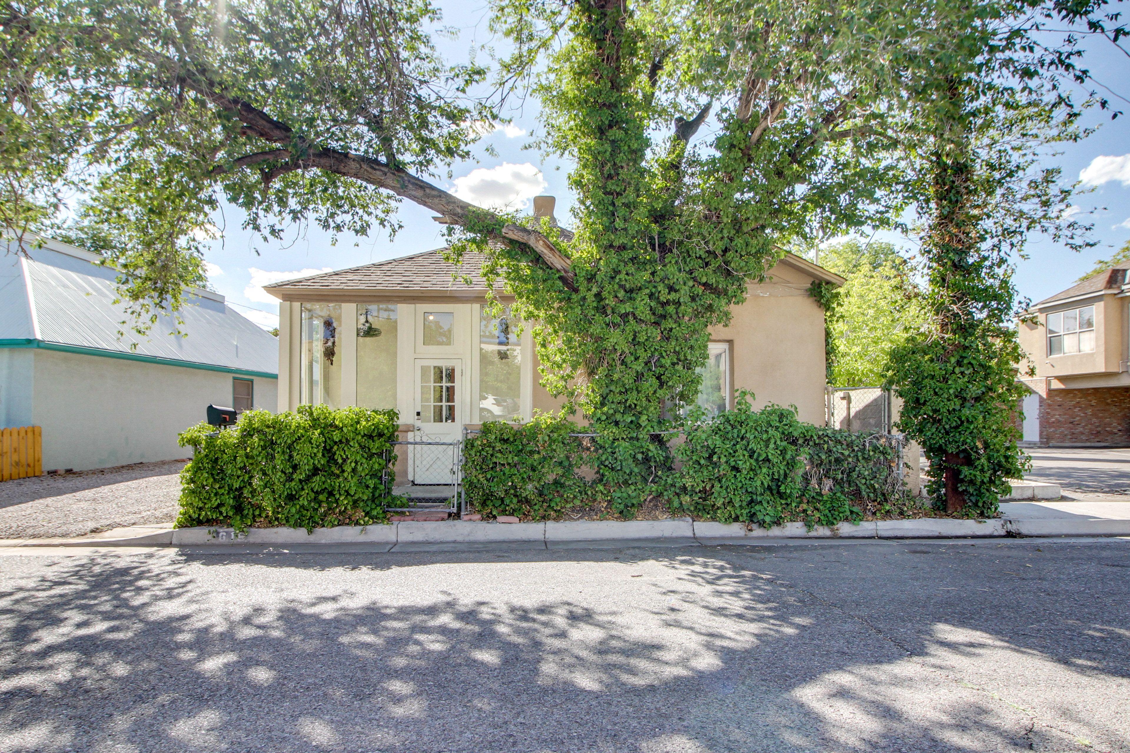 Albuquerque Vacation Rental | 2BR | 1BA | Step-Free Access | 960 Sq Ft