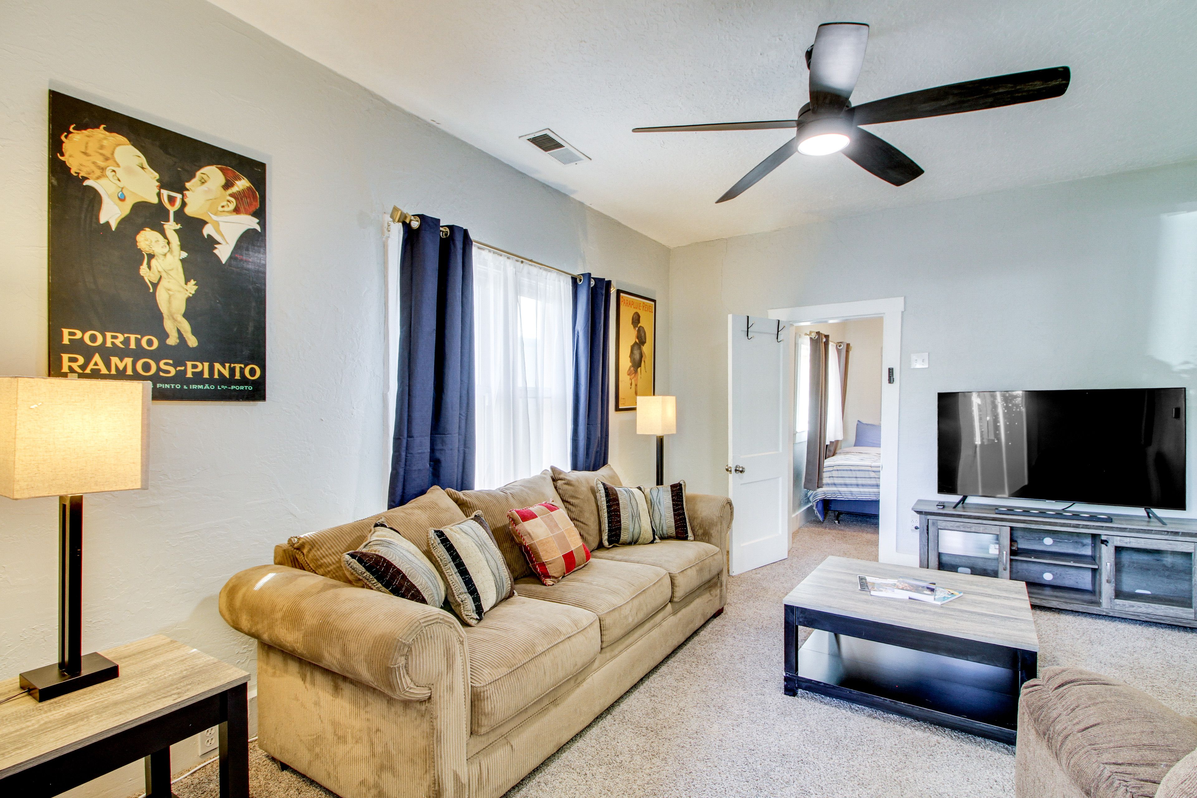 Living Room | Smart TV
